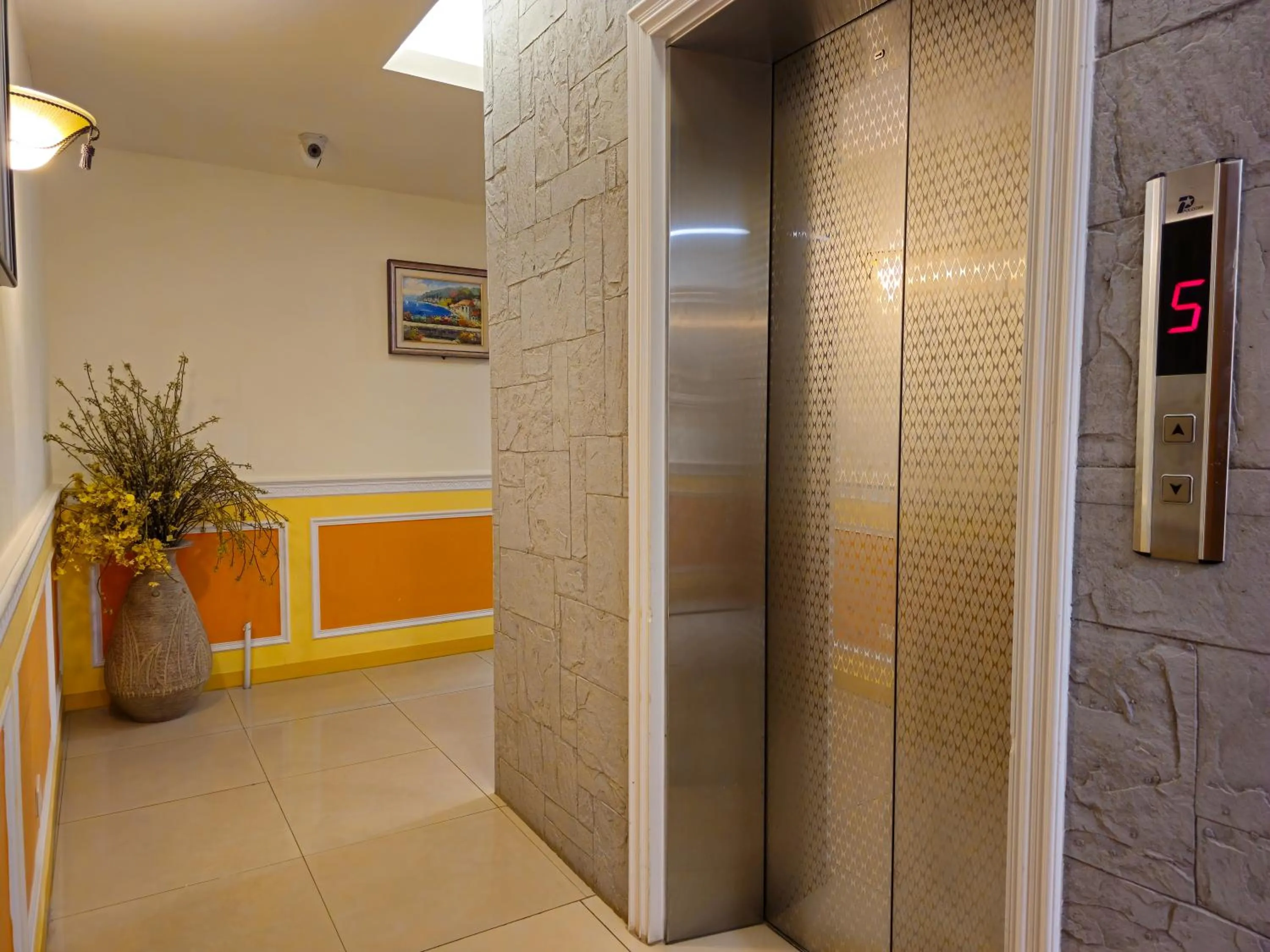 elevator in Kenting Garden Homestay