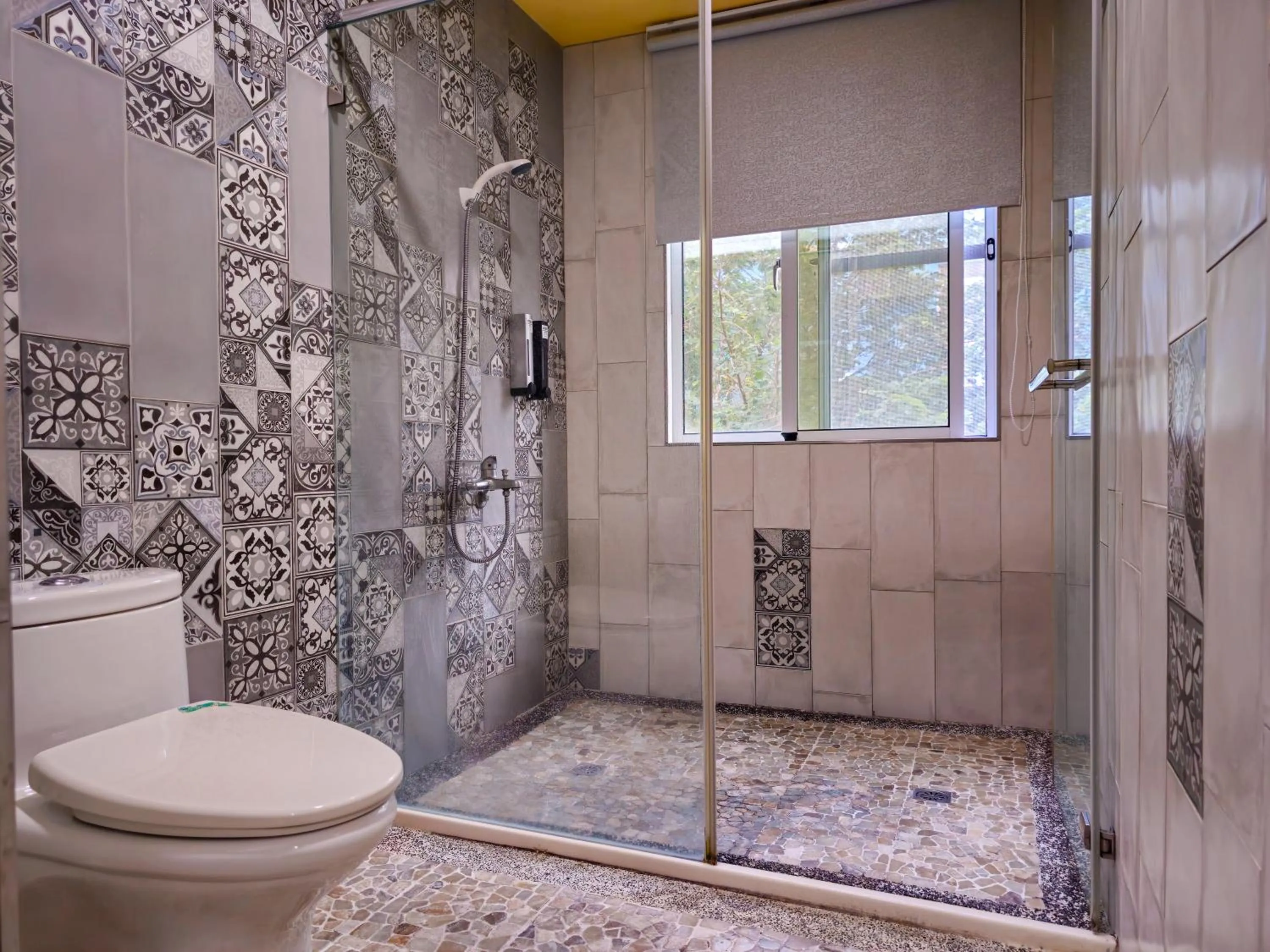 Shower in Kenting Garden Homestay