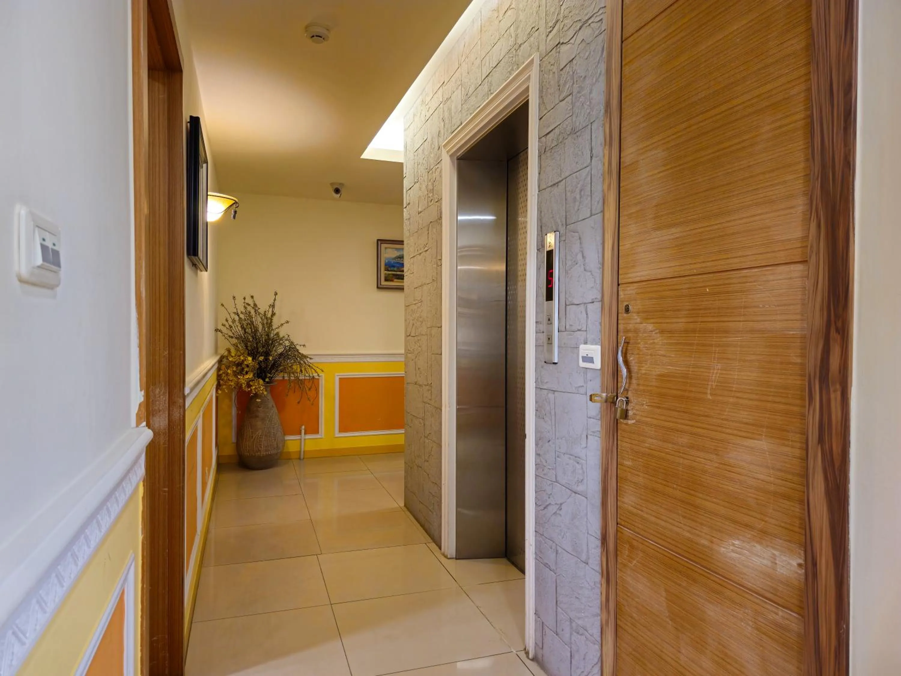 elevator in Kenting Garden Homestay