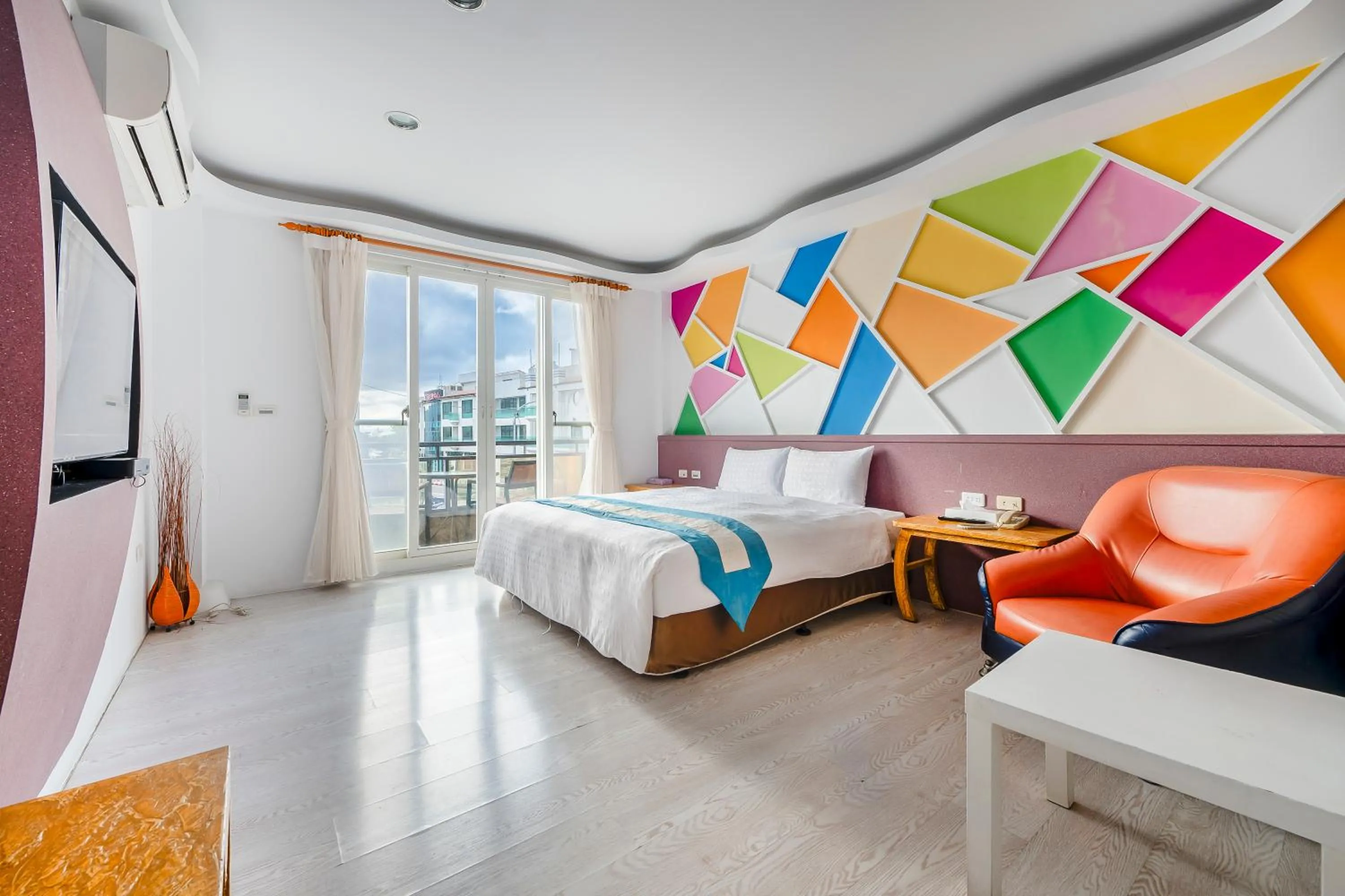 Photo of the whole room, Bed in Wei Yuan Hotel