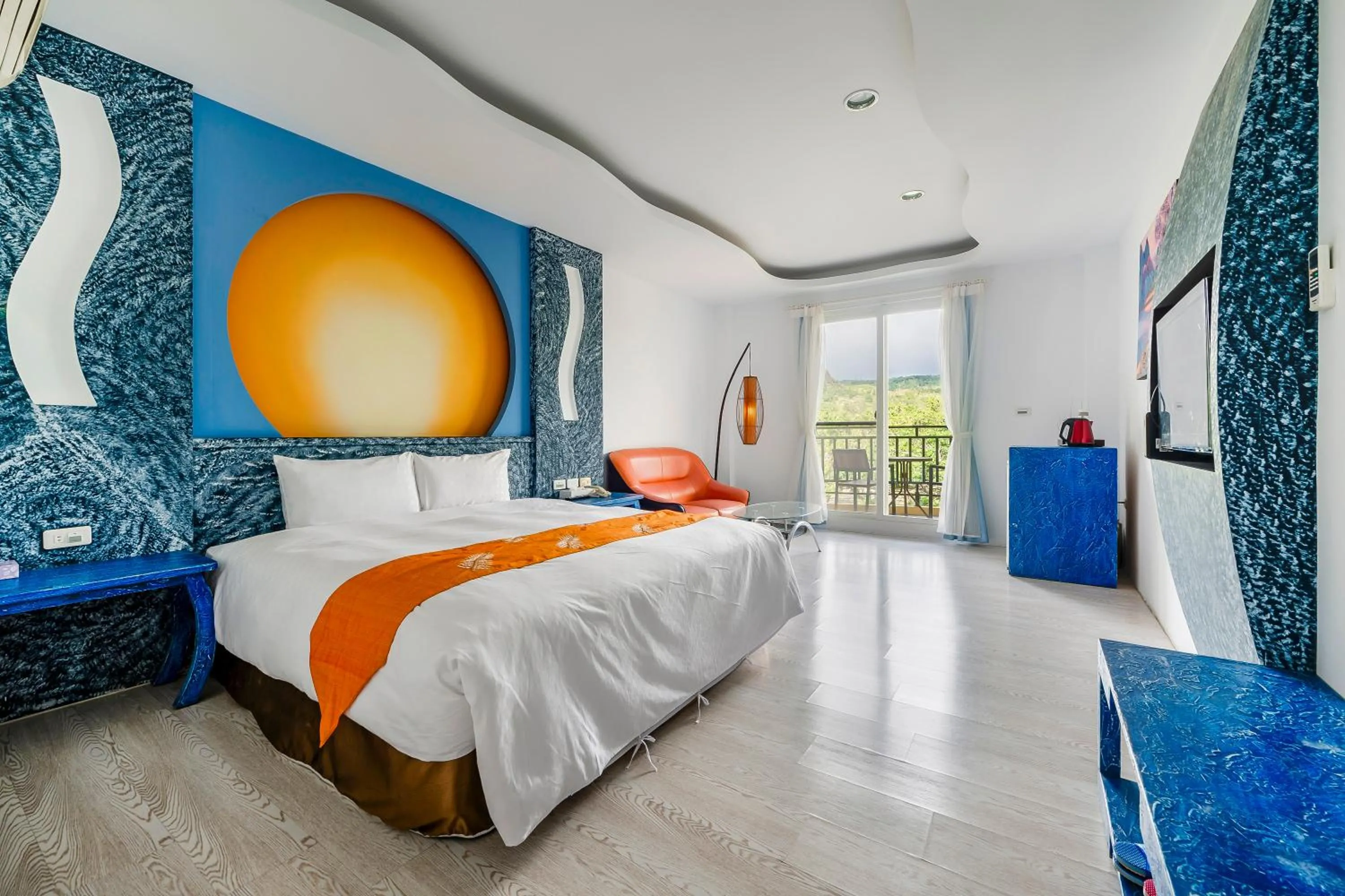 Photo of the whole room, Bed in Wei Yuan Hotel