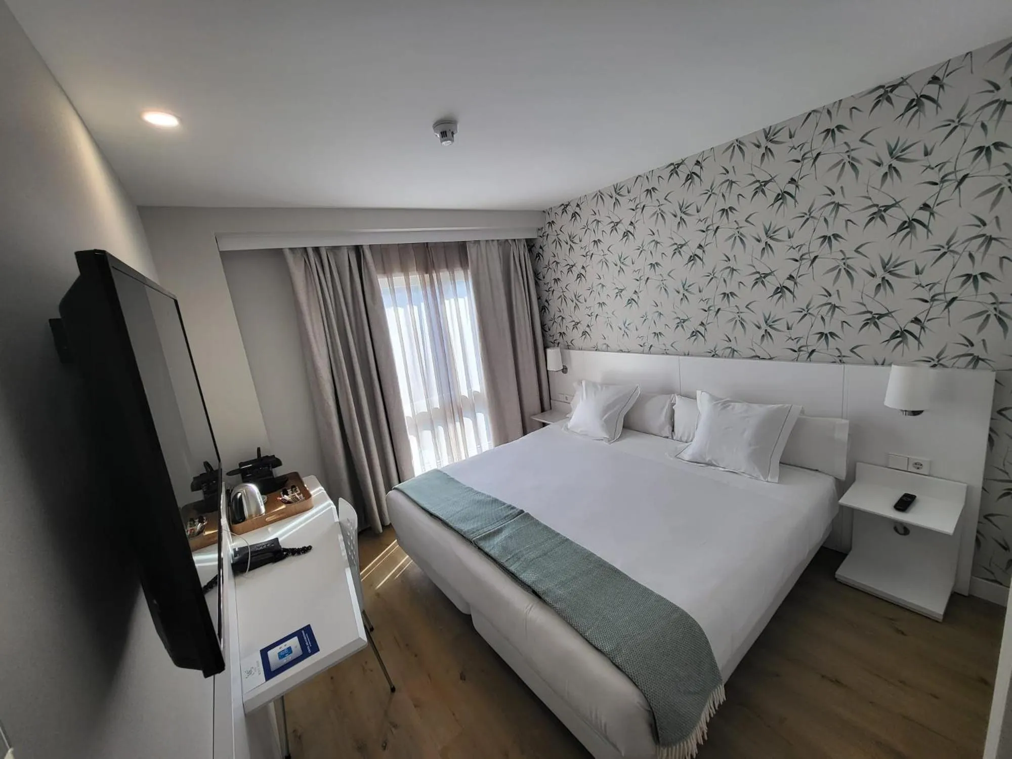 Bedroom, Bed in Hotel Monte Rozas