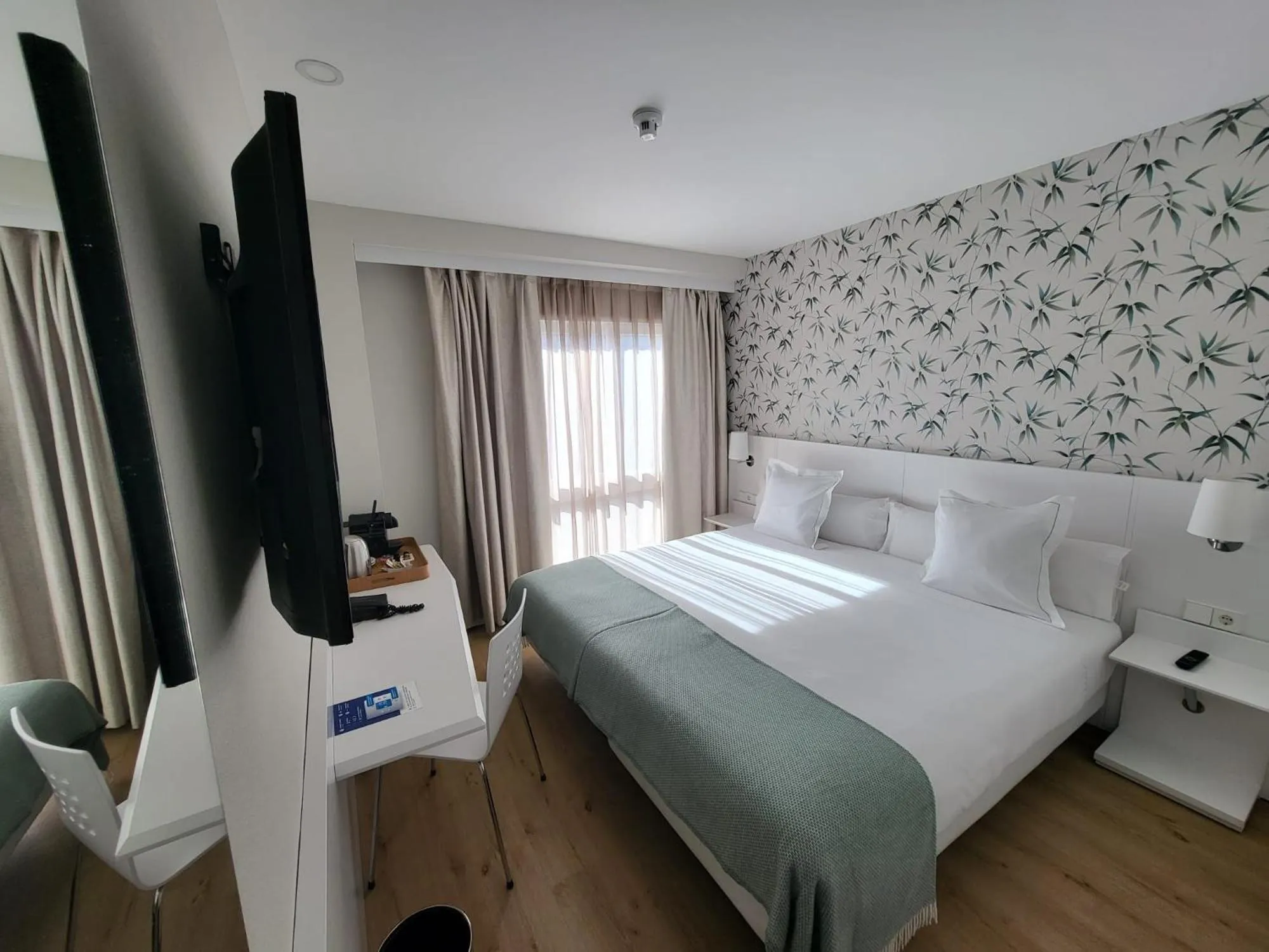 Bedroom, Bed in Hotel Monte Rozas