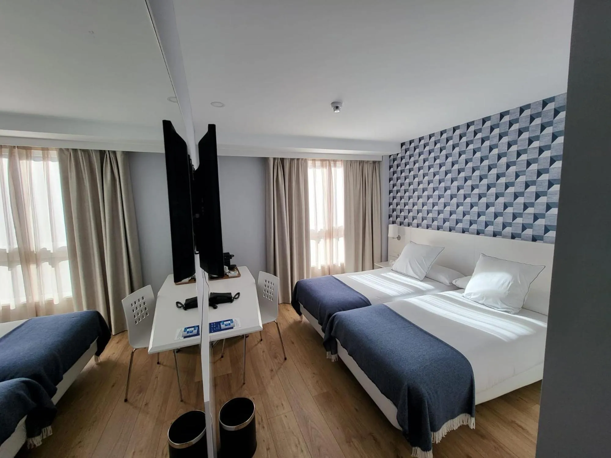 Bedroom, Bed in Hotel Monte Rozas