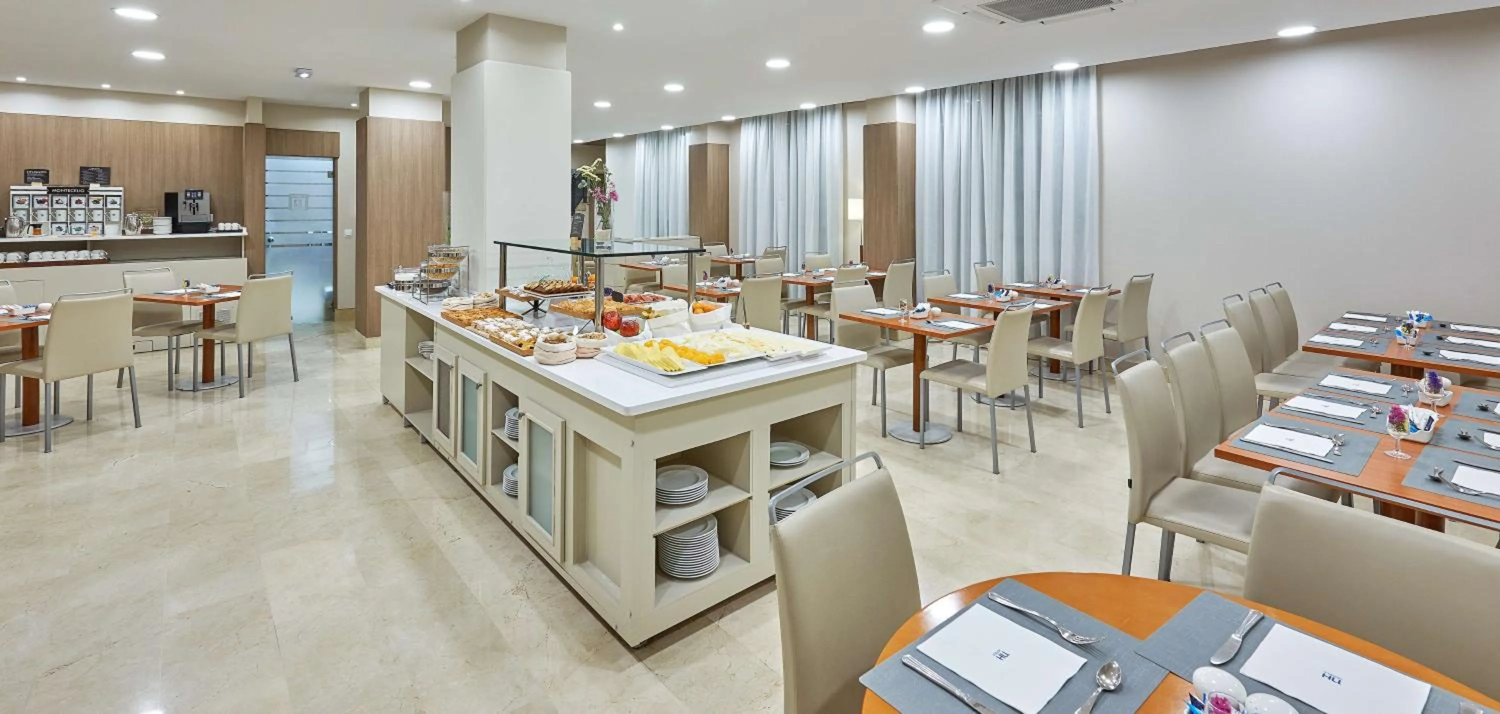 Breakfast in NH Valencia Las Ciencias