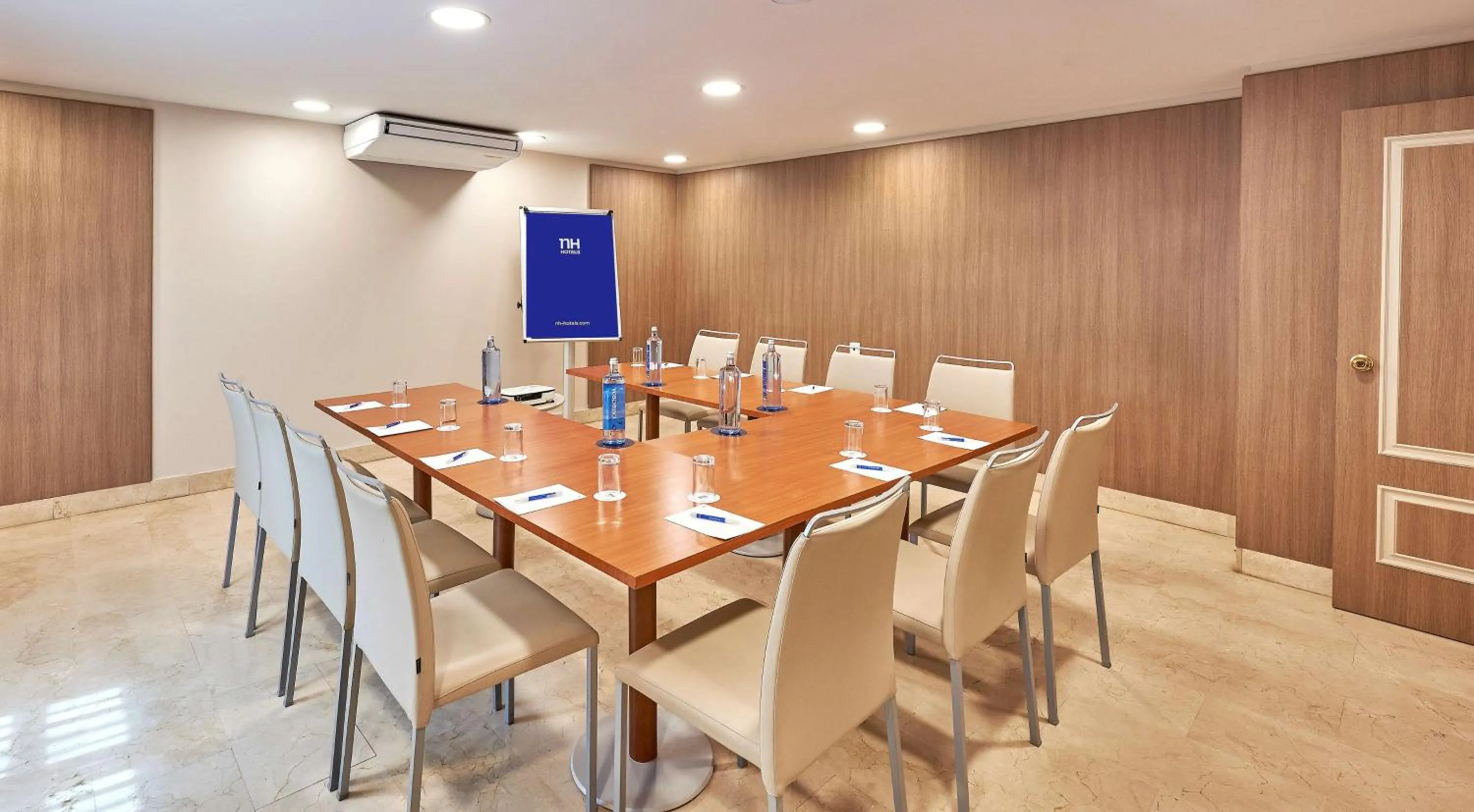 Meeting/conference room in NH Valencia Las Ciencias