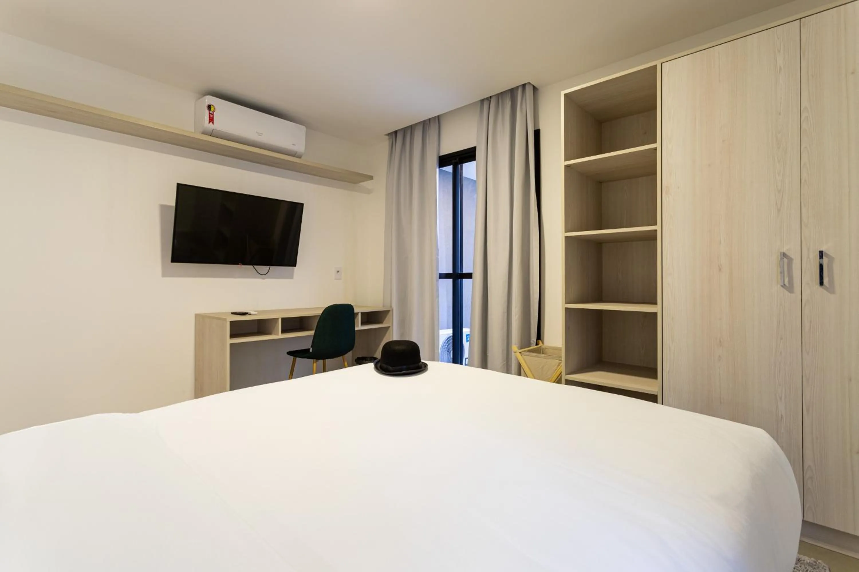 Bed in Charlie Sabiá Moema Essential