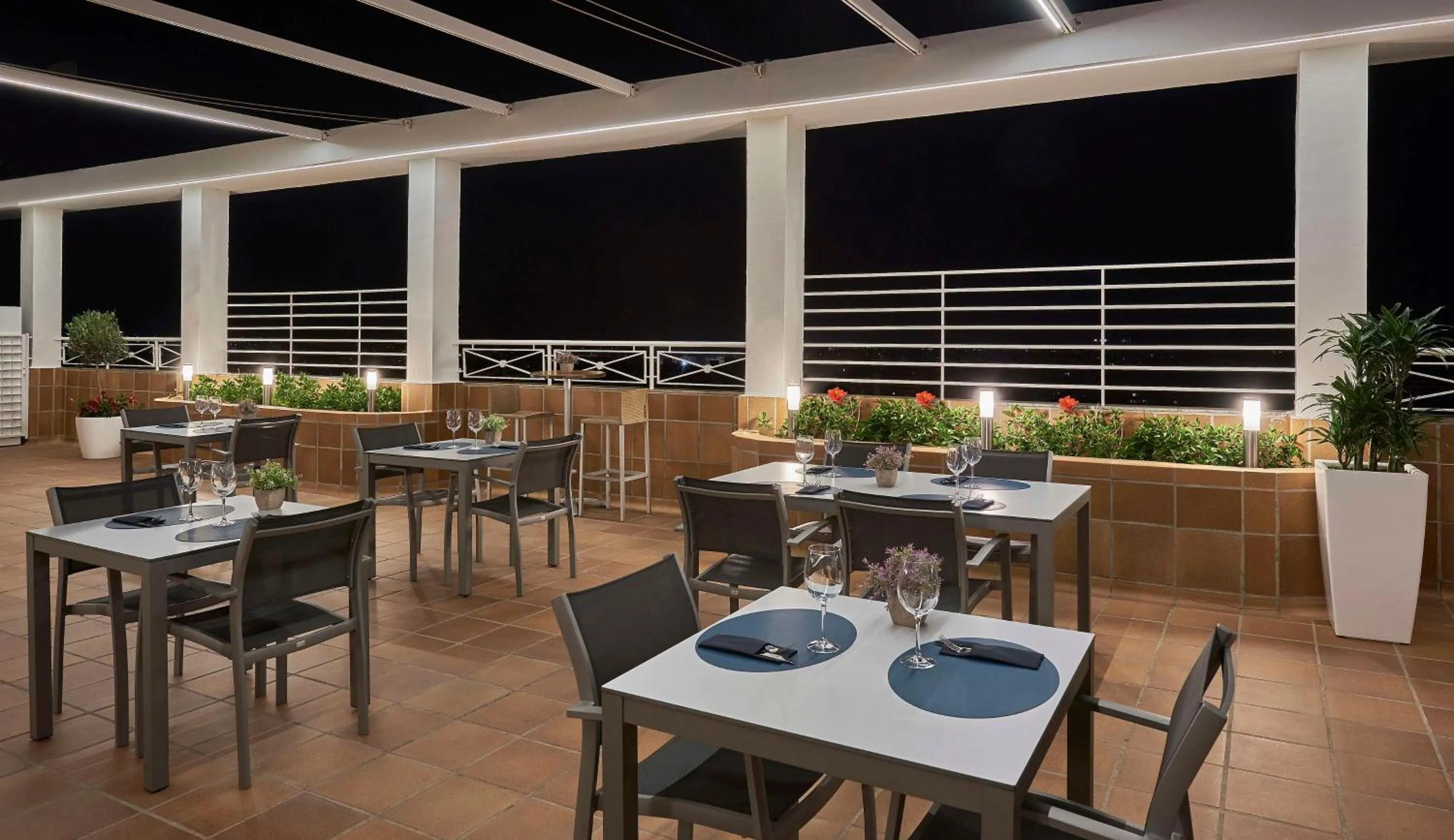 Property building in NH Valencia Center