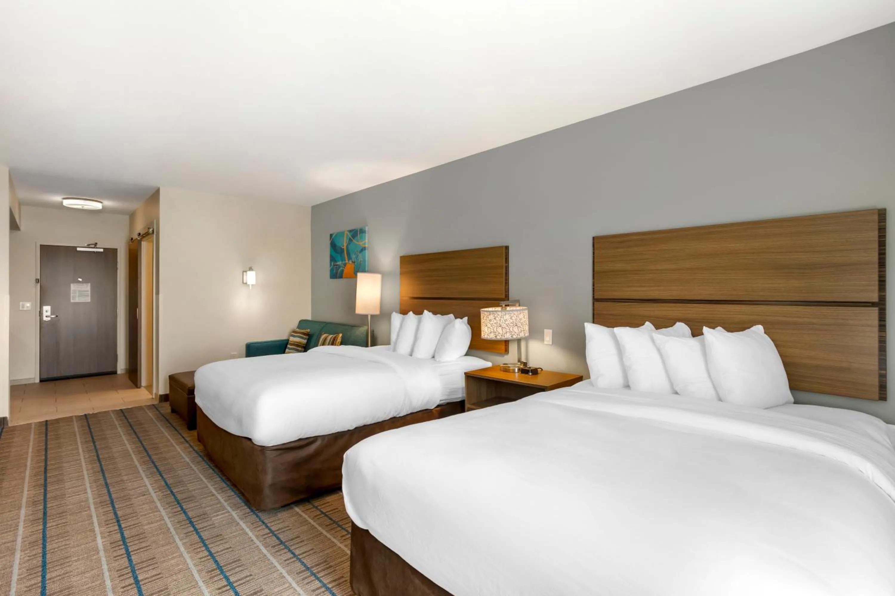 Bedroom, Bed in MainStay Suites North - Central York