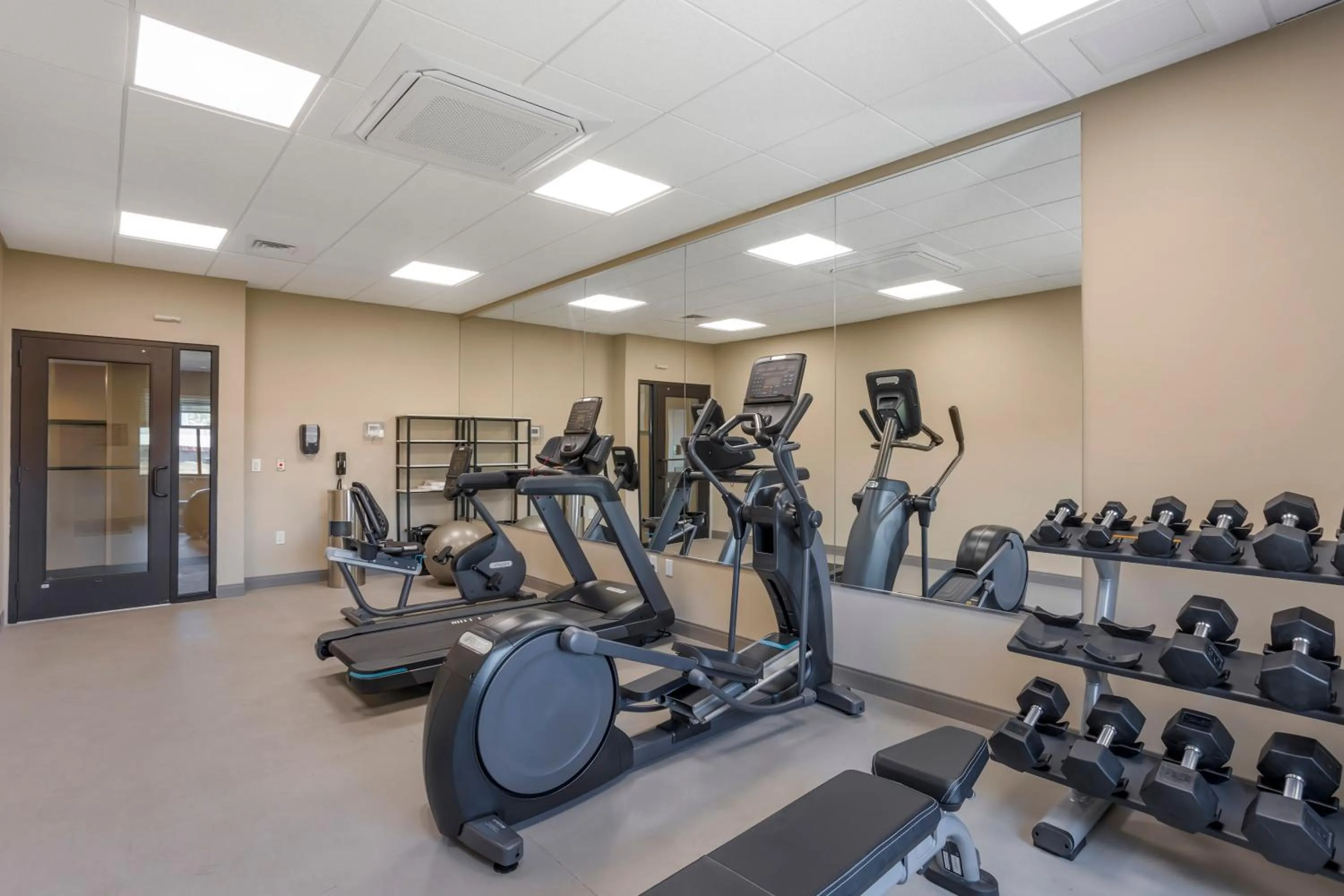 Fitness centre/facilities in MainStay Suites North - Central York