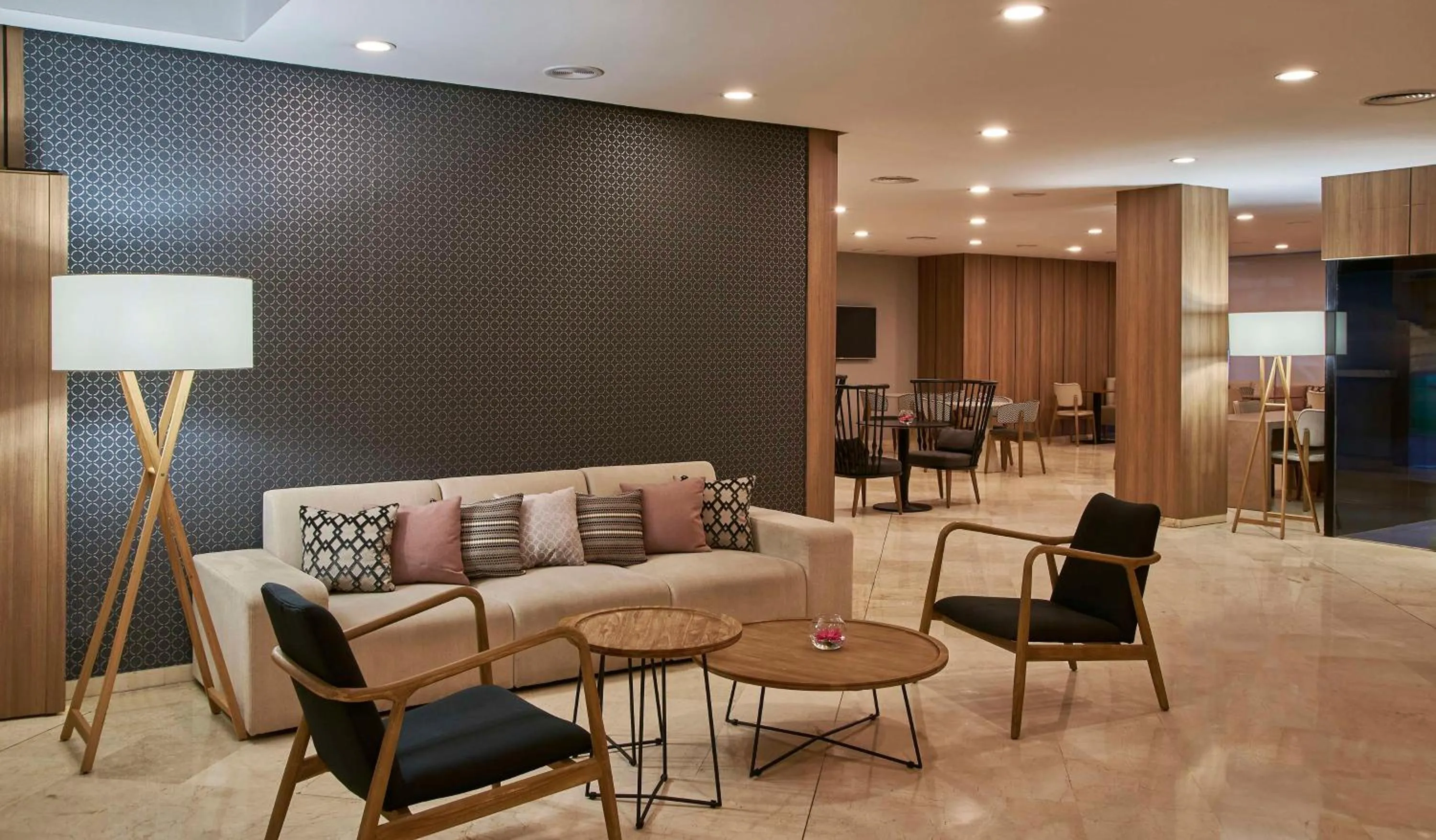 Lobby or reception in iStay by NH Ciudad de Valencia Hotel