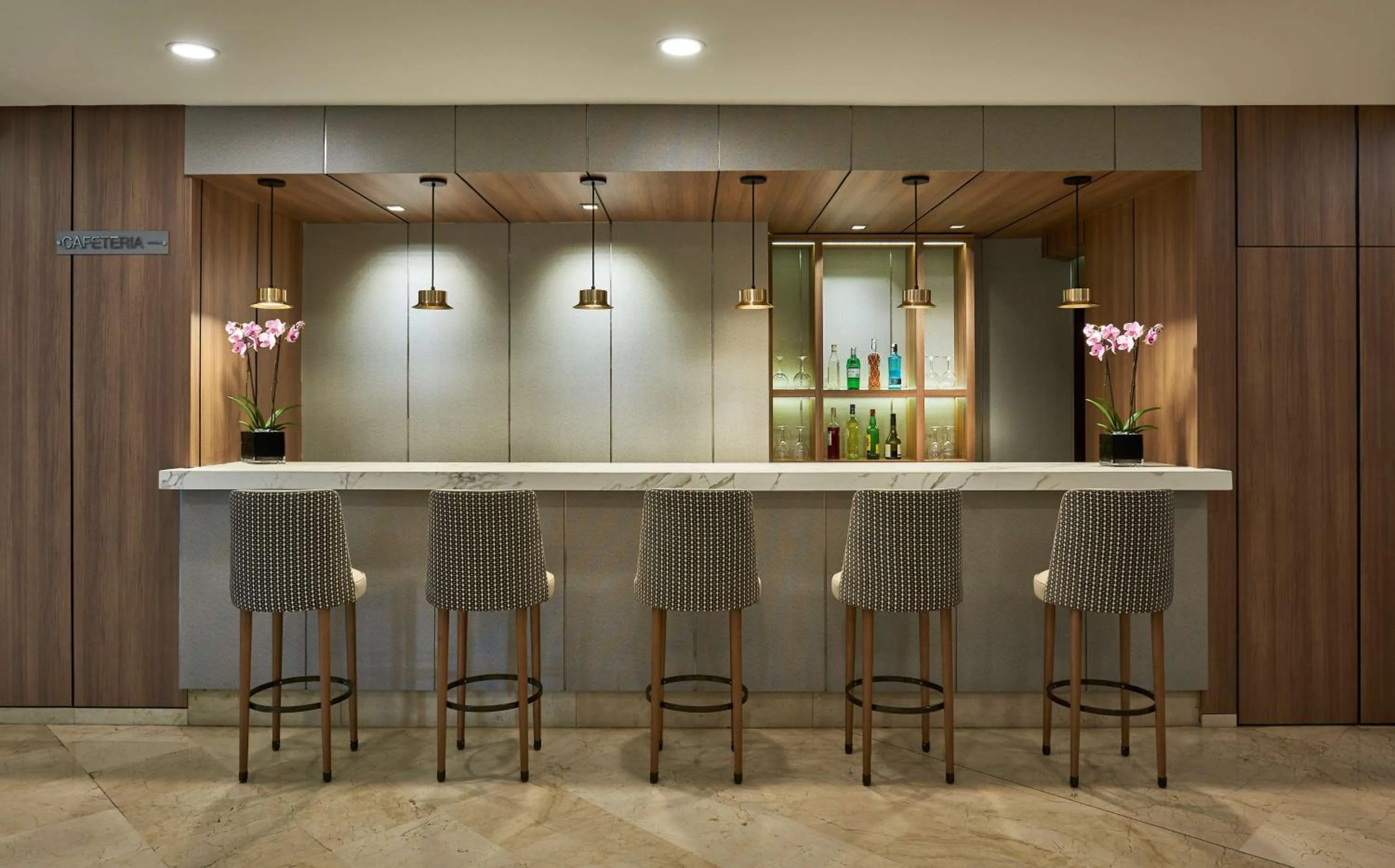 Lounge or bar in iStay by NH Ciudad de Valencia Hotel