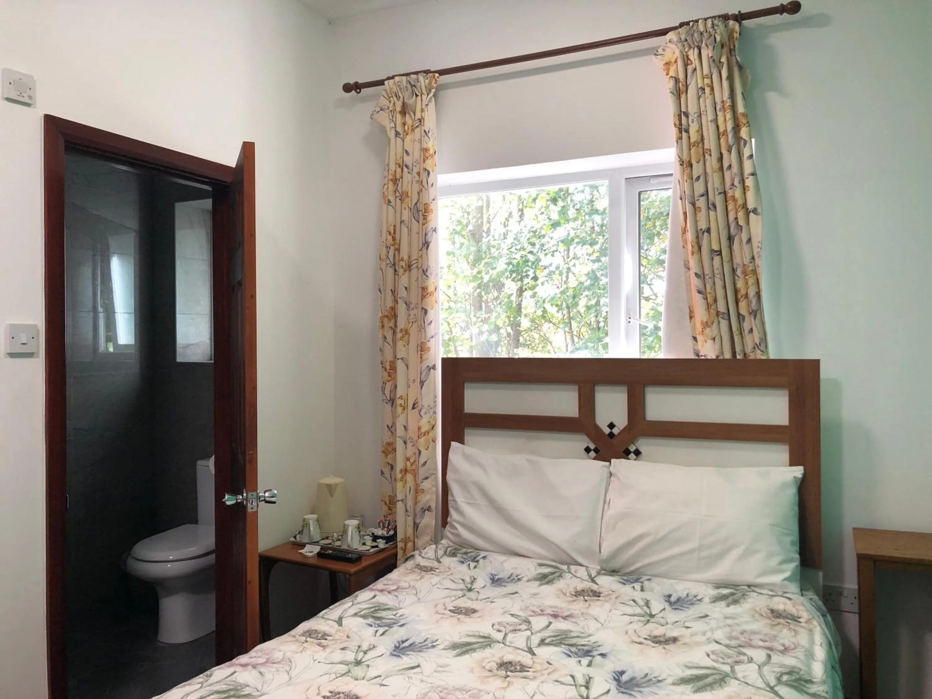 Toilet, Bed in Lyttleton Guest House Limited