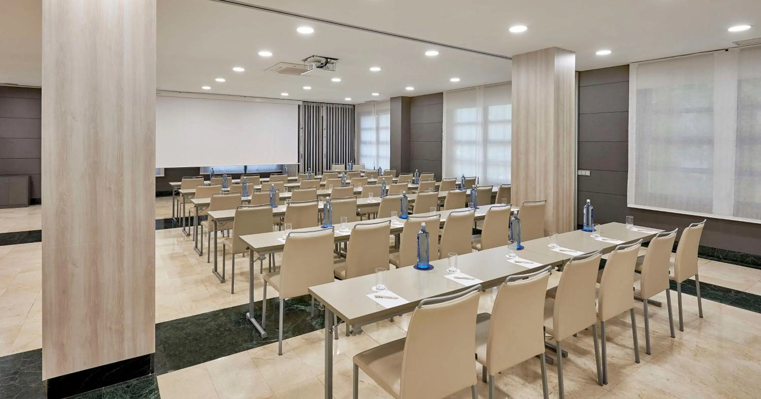 Bedroom in NH Valencia Las Artes