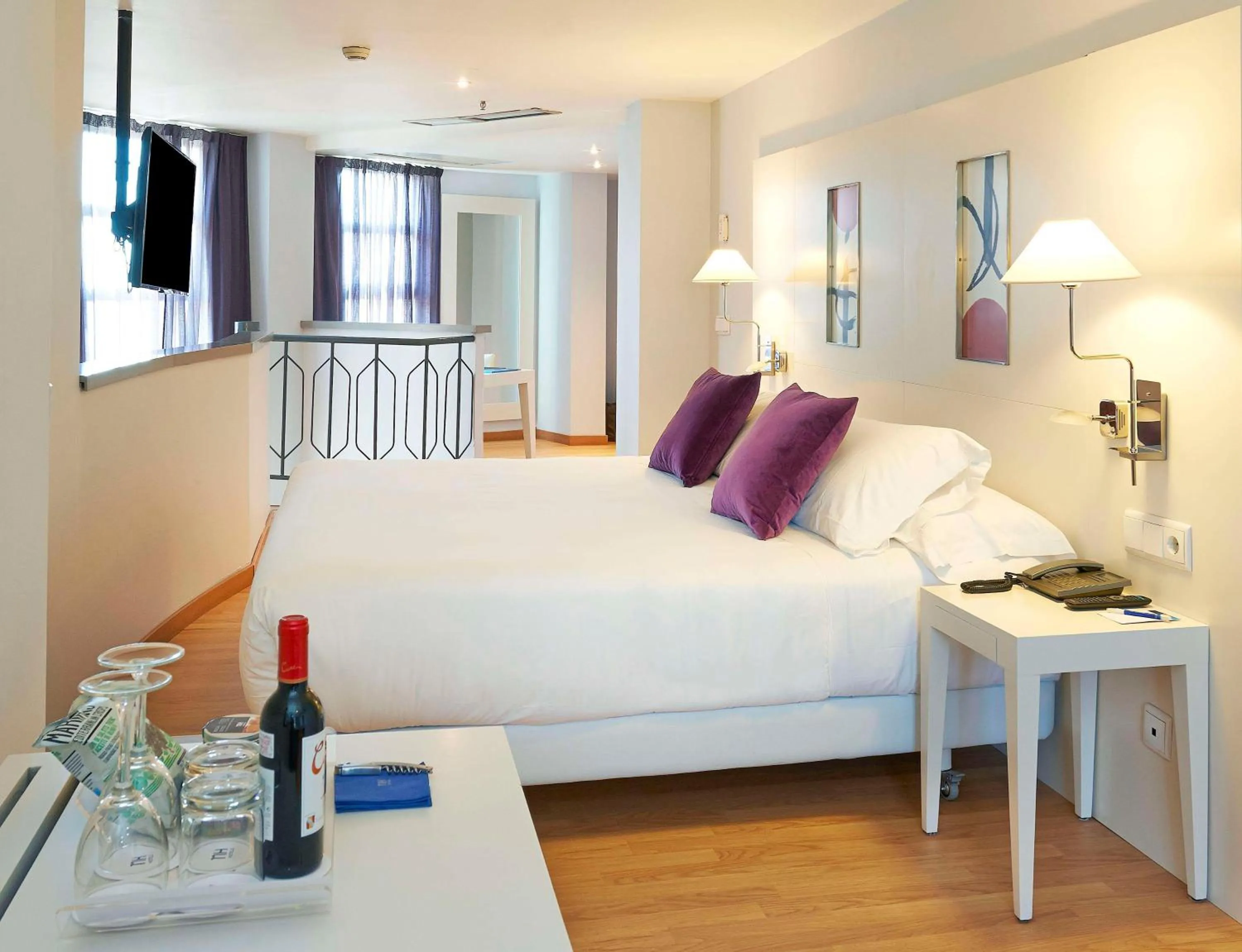 Bedroom, Bed in NH Valencia Las Artes