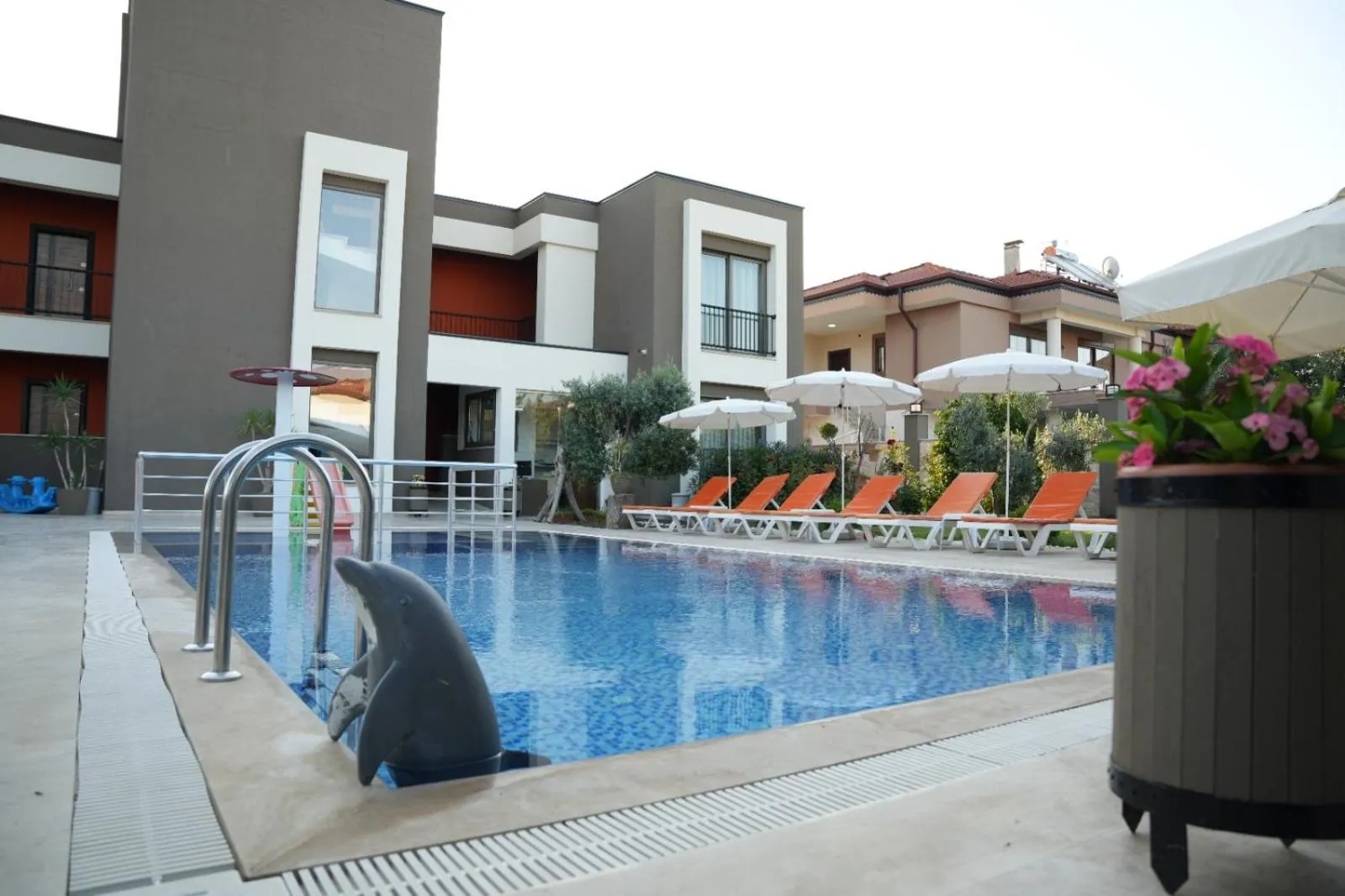 Property building in Eva Apart Kemer
