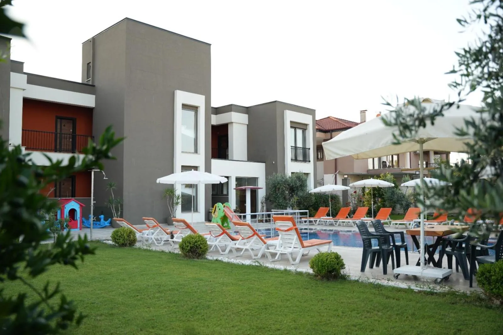 Property building in Eva Apart Kemer