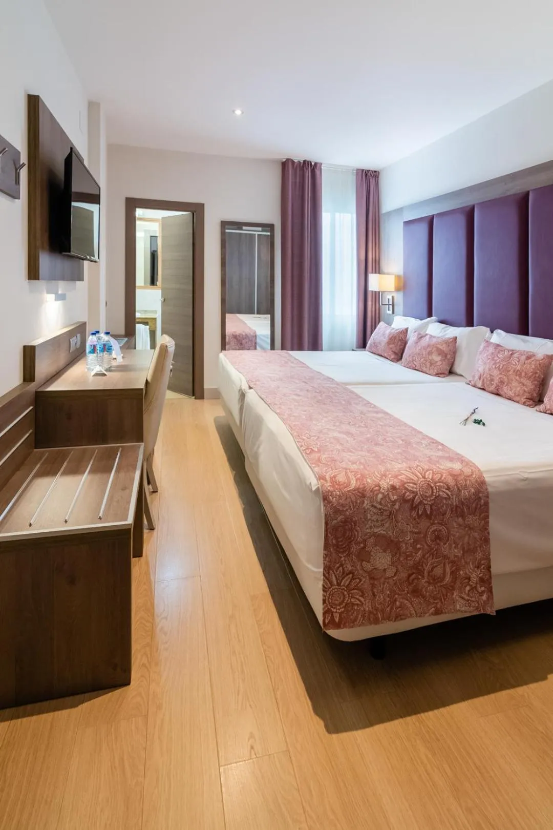 Photo of the whole room, Bed in Hotel Selu