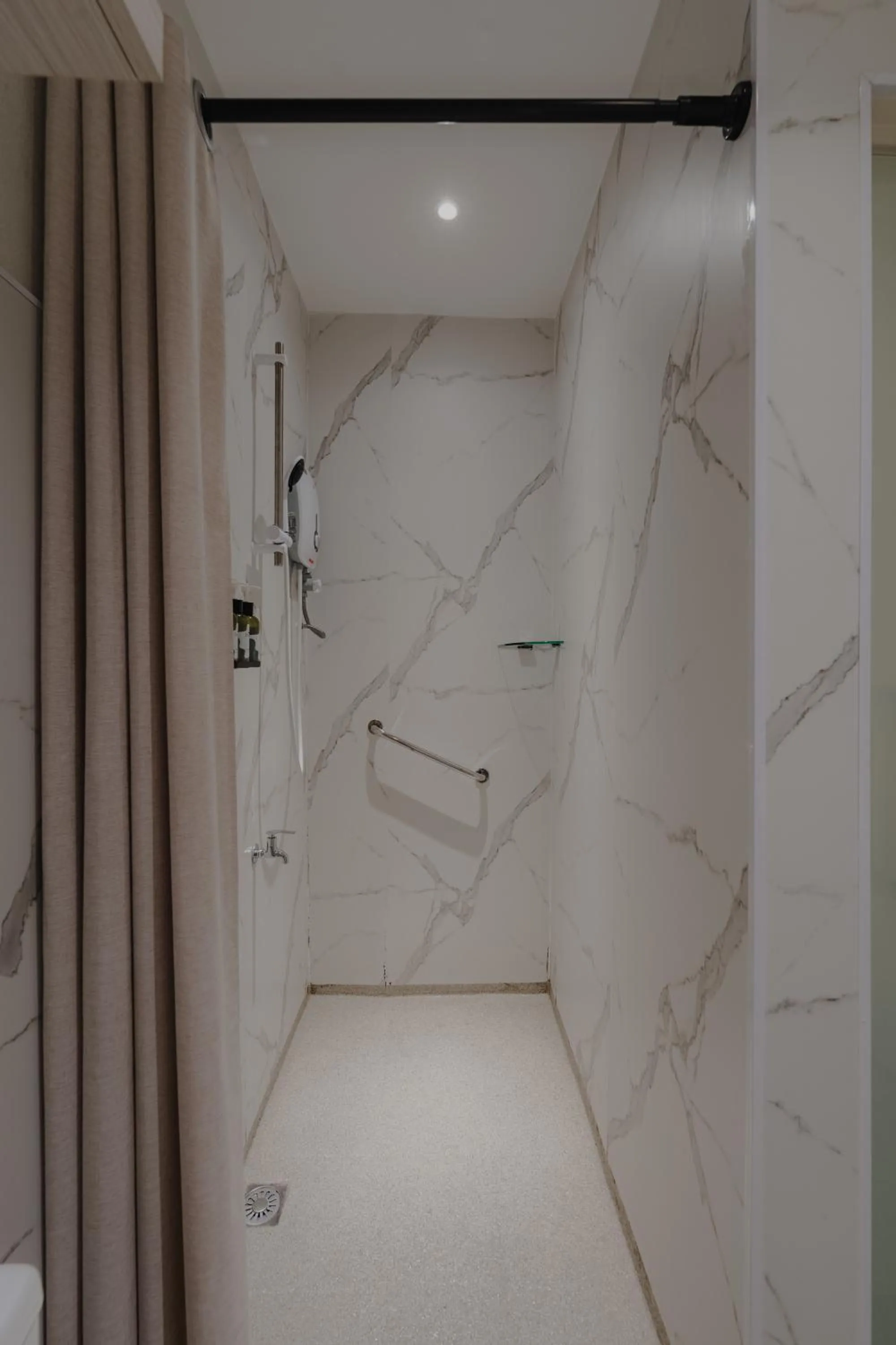 Bathroom in Signel Poshtel, the Rare Gem of North Borneo