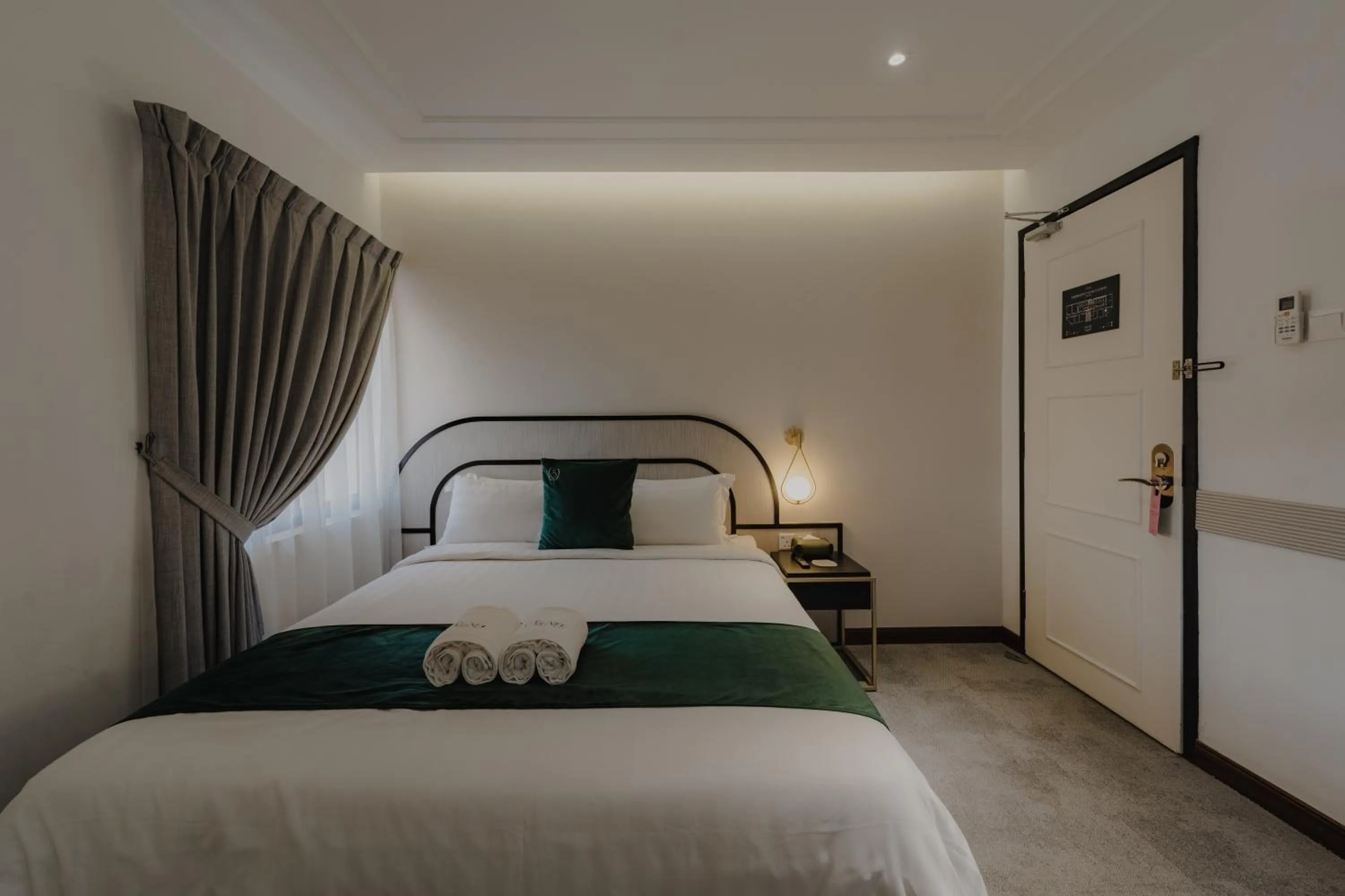 Photo of the whole room, Bed in Signel Poshtel, the Rare Gem of North Borneo