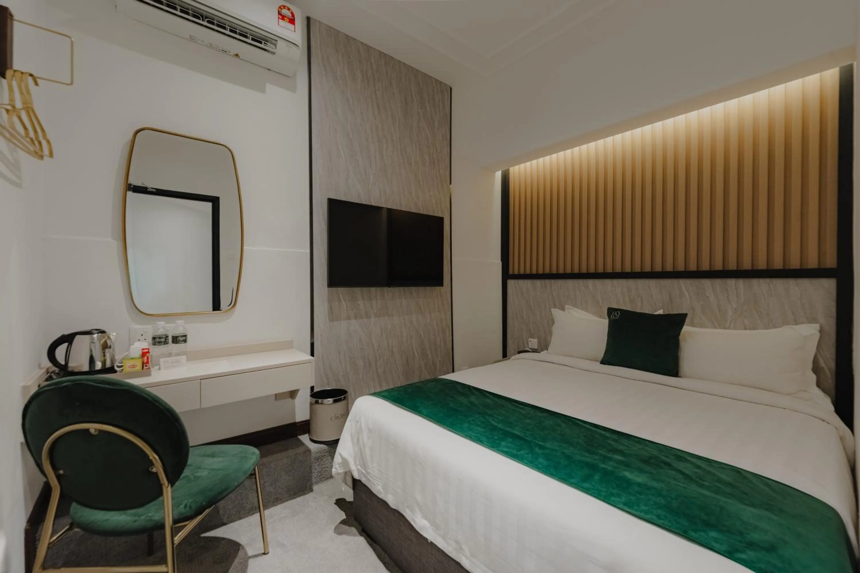 Bedroom, Bed in Signel Poshtel, the Rare Gem of North Borneo