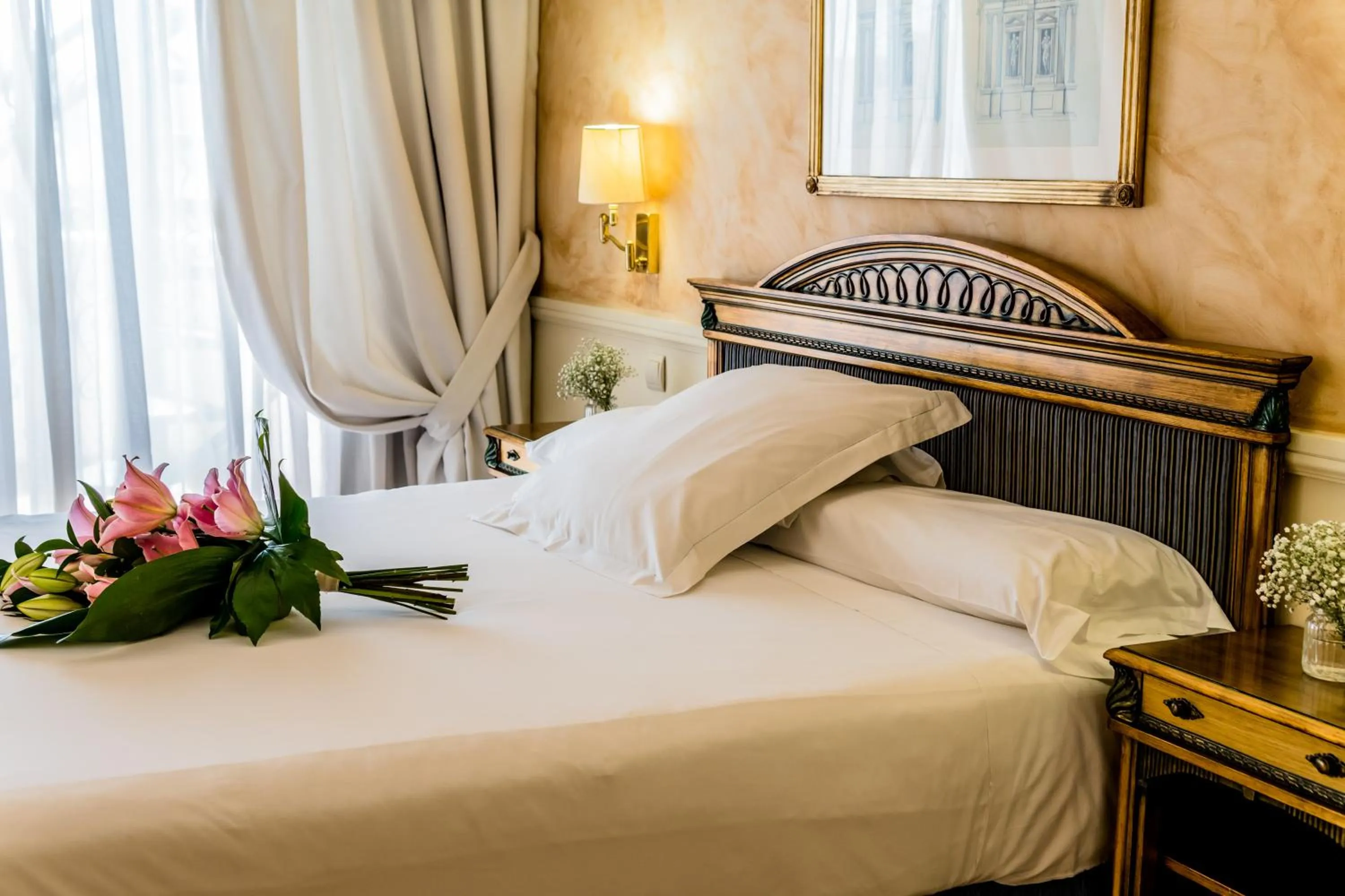 Bed in Guadalpin Suites