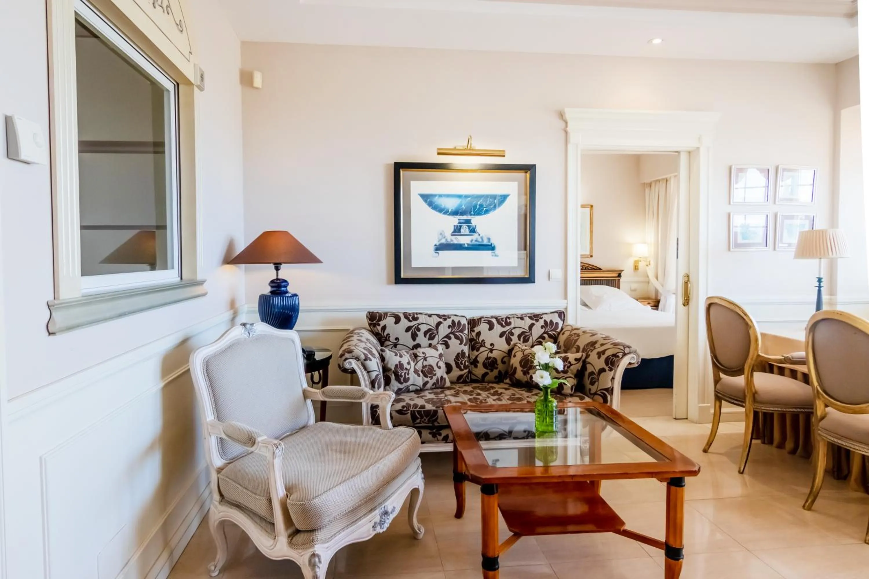 Living room in Guadalpin Suites