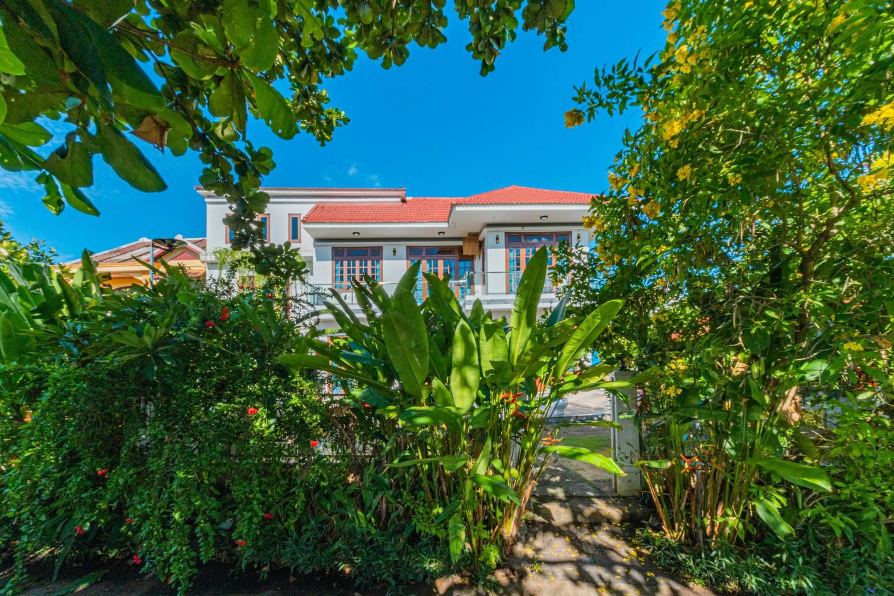 Garden in Sông River Homestay Hội An
