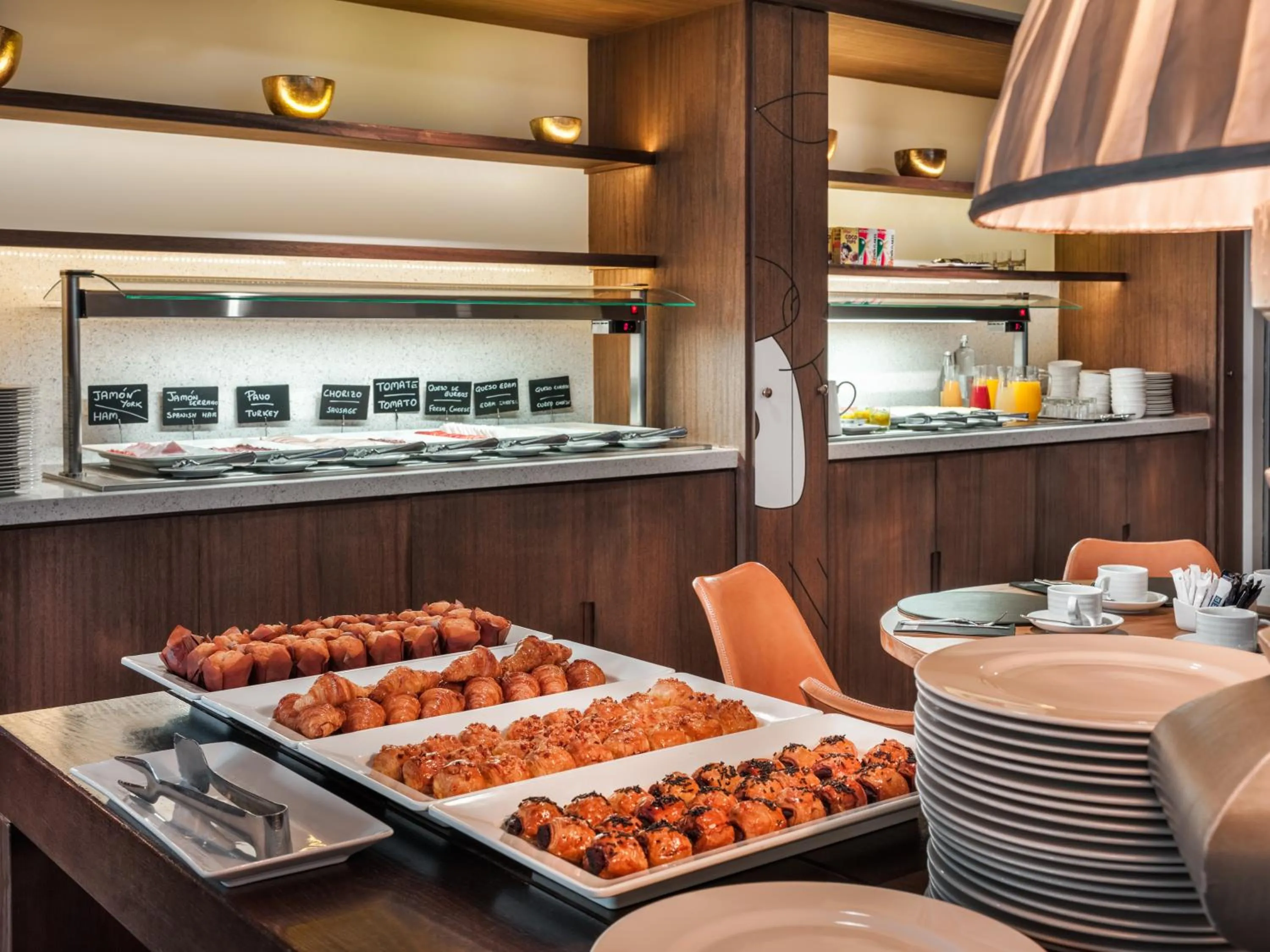 Dining area in H10 Tribeca