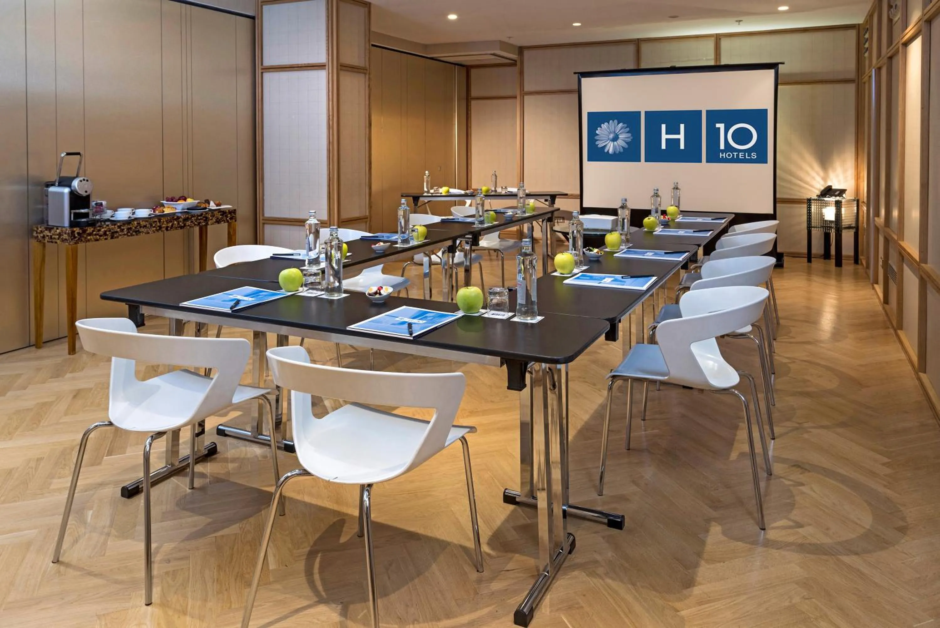 Meeting/conference room in H10 Tribeca