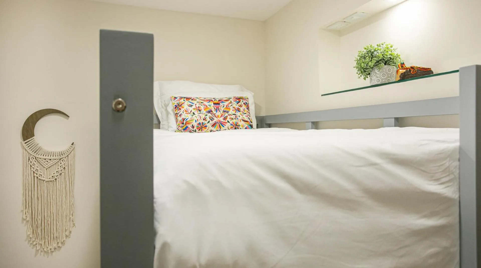 Bed in Sunscape Residence Tower