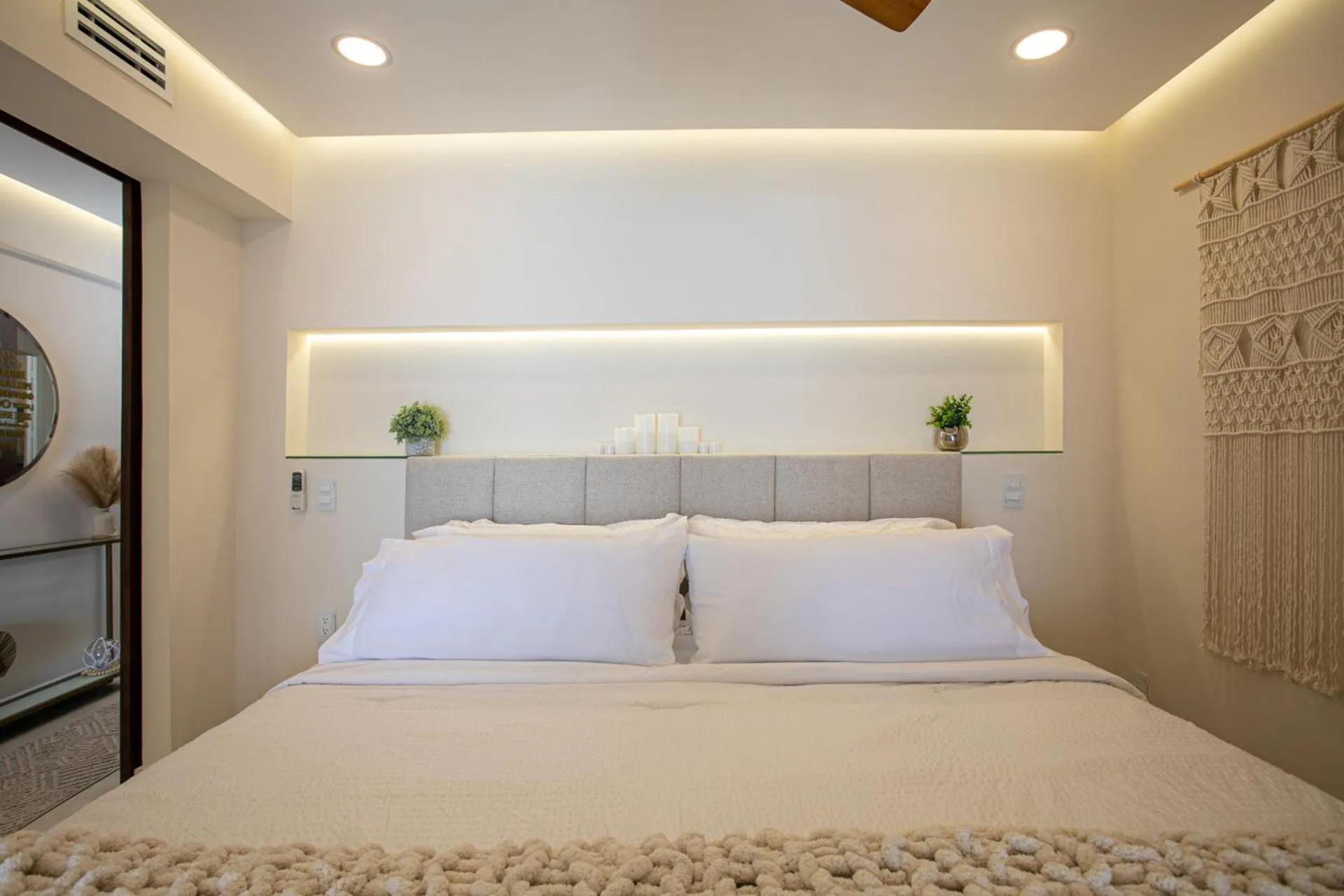 Bed in Sunscape Residence Tower