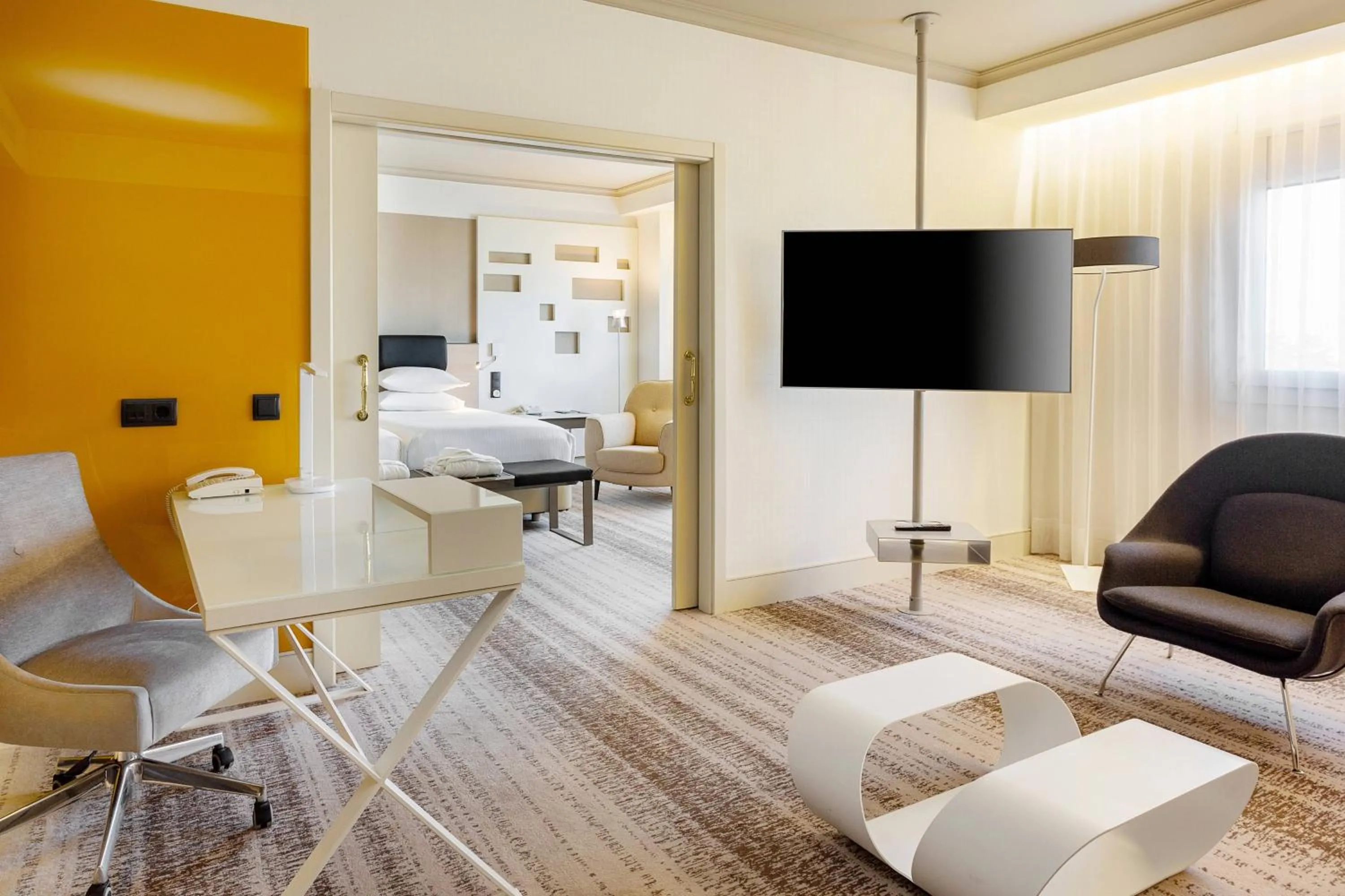 Living room in Madrid Marriott Auditorium Hotel & Conference Center