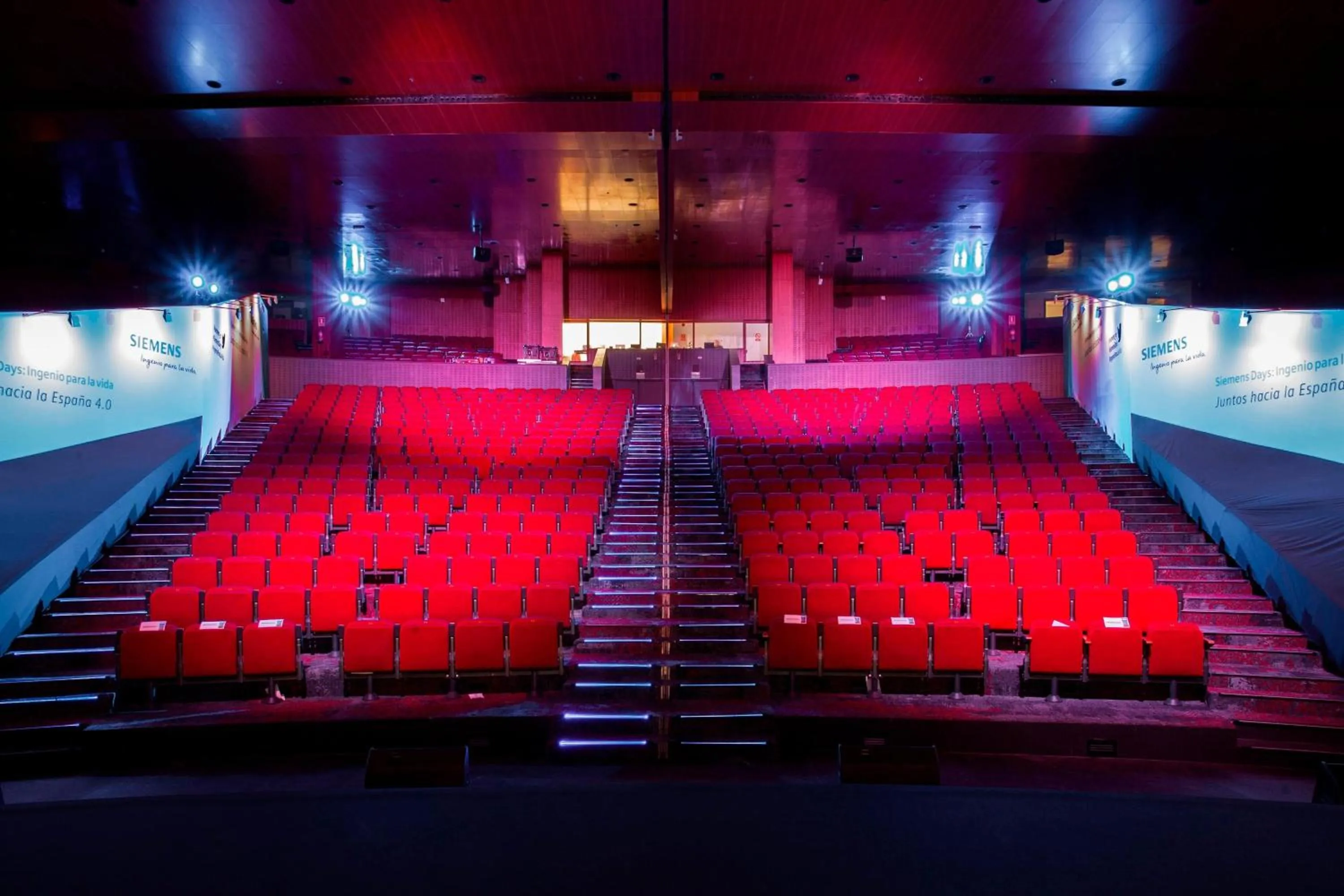 Meeting/conference room in Madrid Marriott Auditorium Hotel & Conference Center
