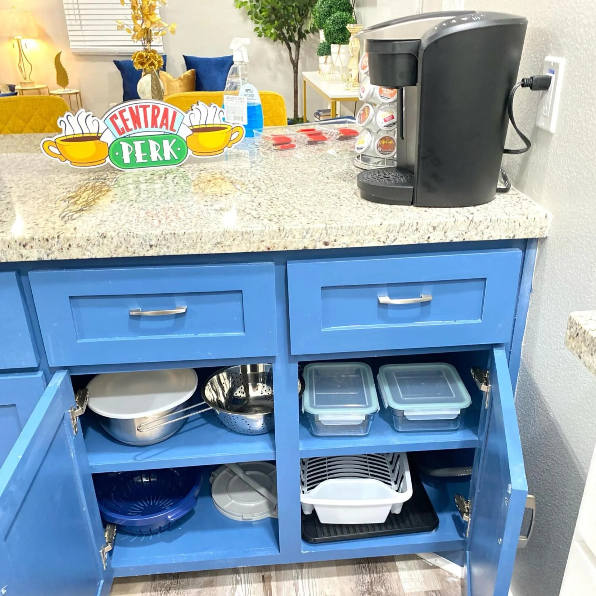 NEW! close to Downtown, Malls & Premium Outlets, with Balcony