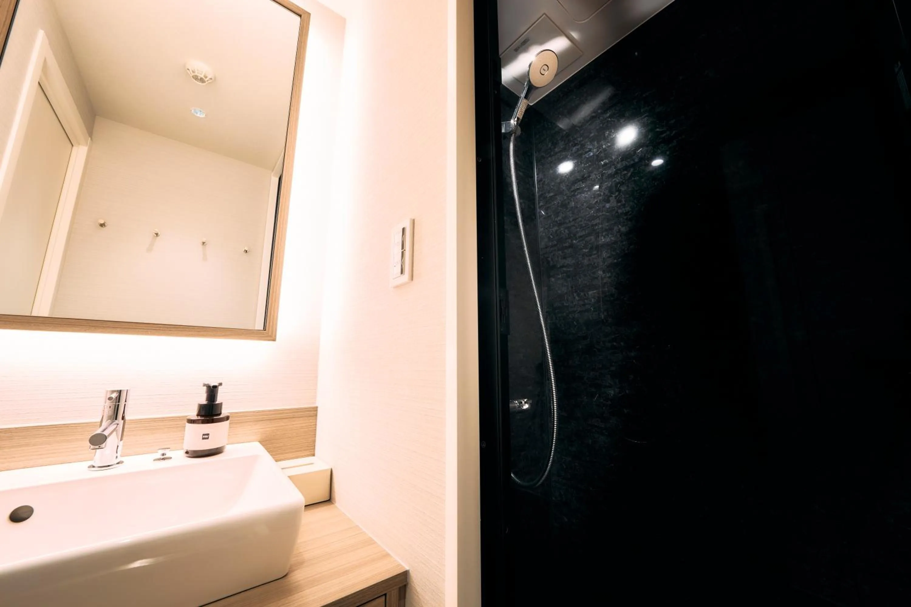 Shower in fav TOKYO NISHINIPPORI