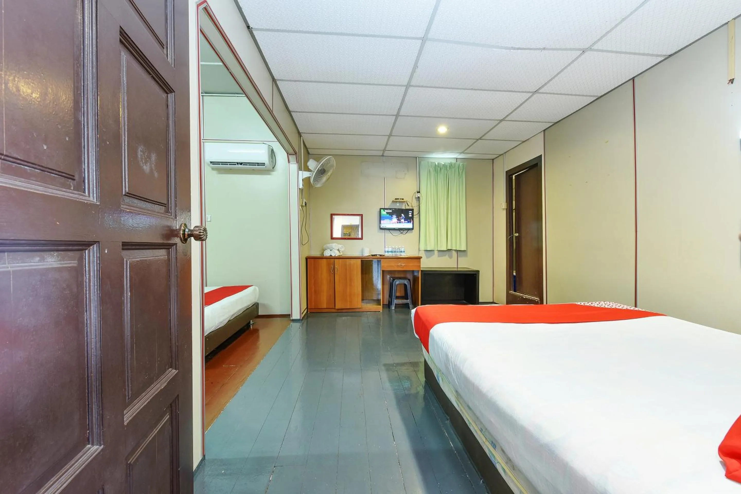 Bedroom, Bed in Hotel O Pulau Ketam Inn