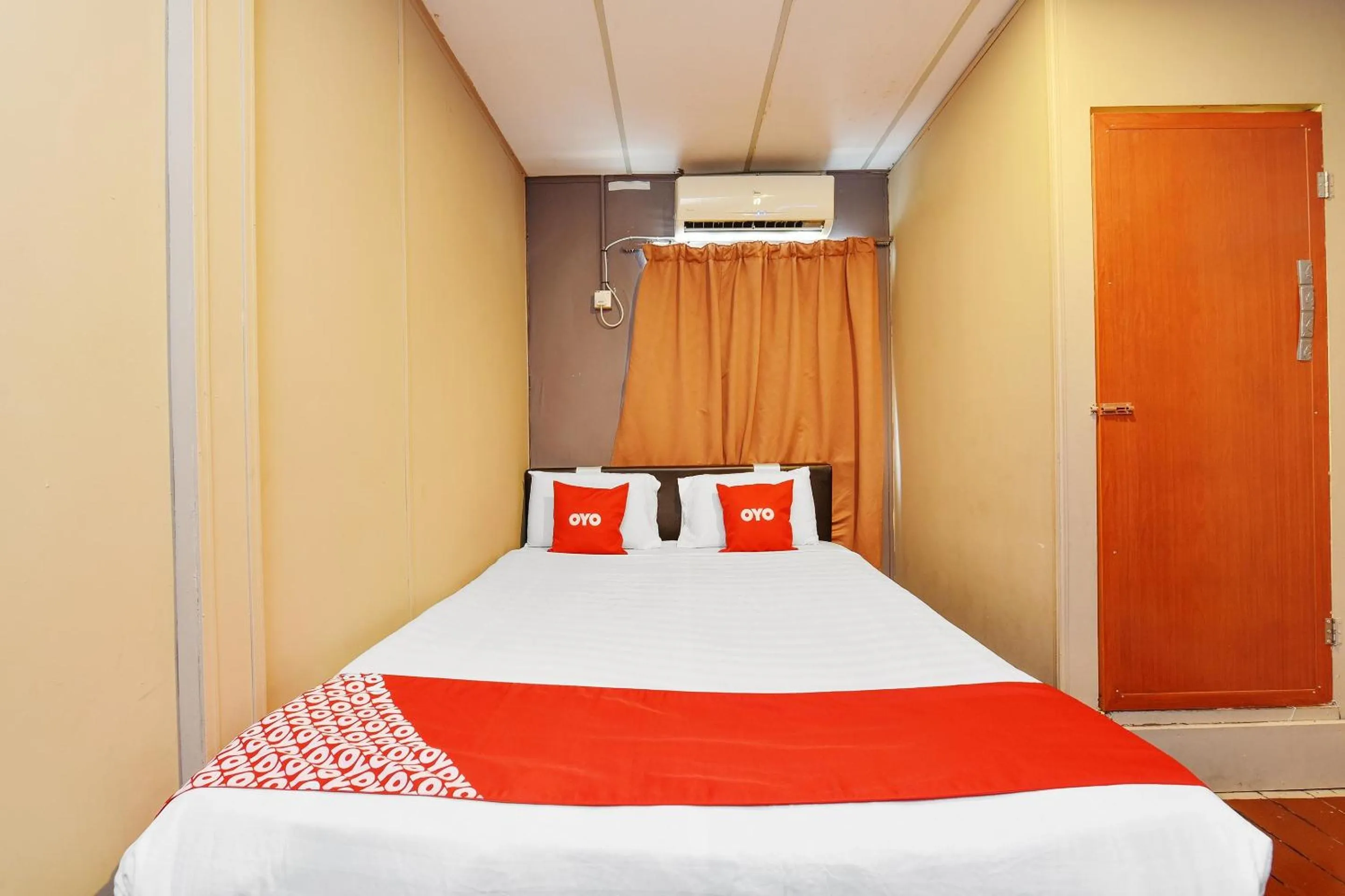 Bedroom, Bed in Hotel O Pulau Ketam Inn