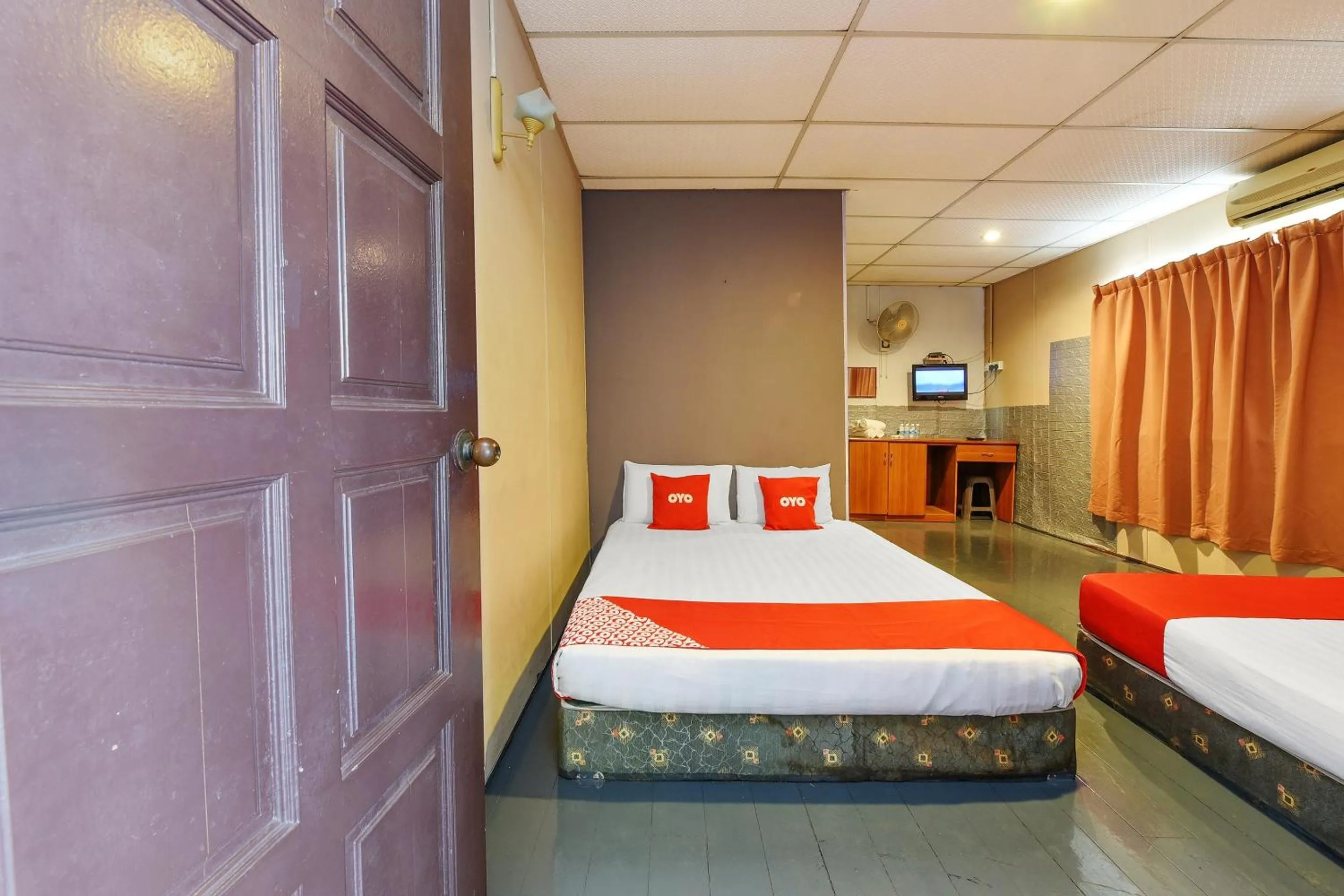 Bedroom, Bed in Hotel O Pulau Ketam Inn