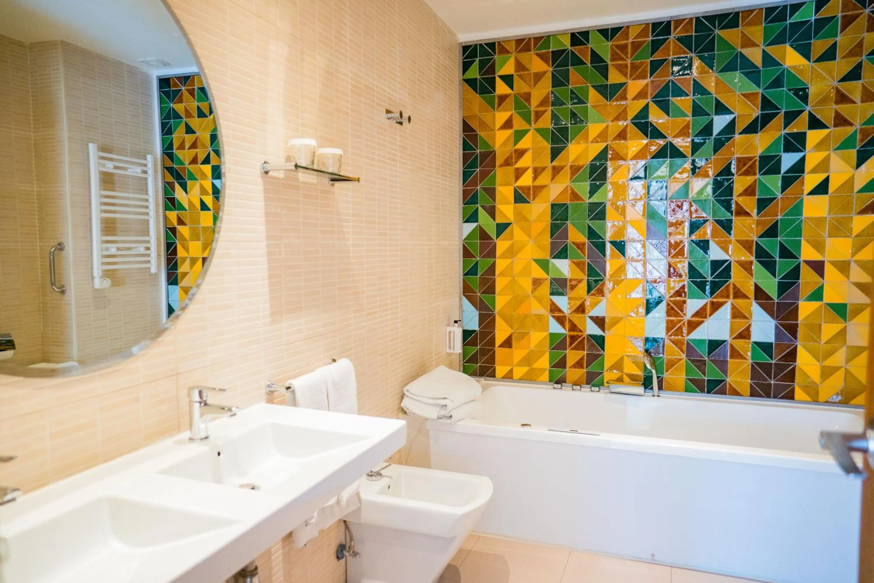 Hot Tub in Hotel Opera