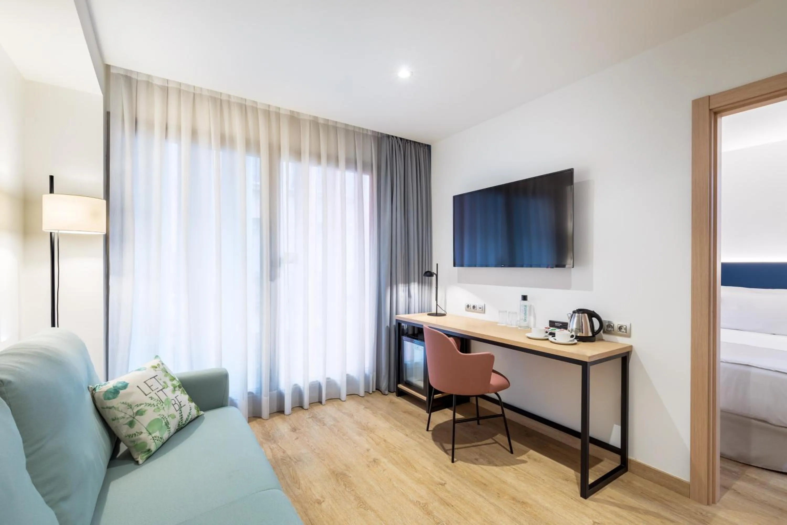 Photo of the whole room in Occidental Alicante