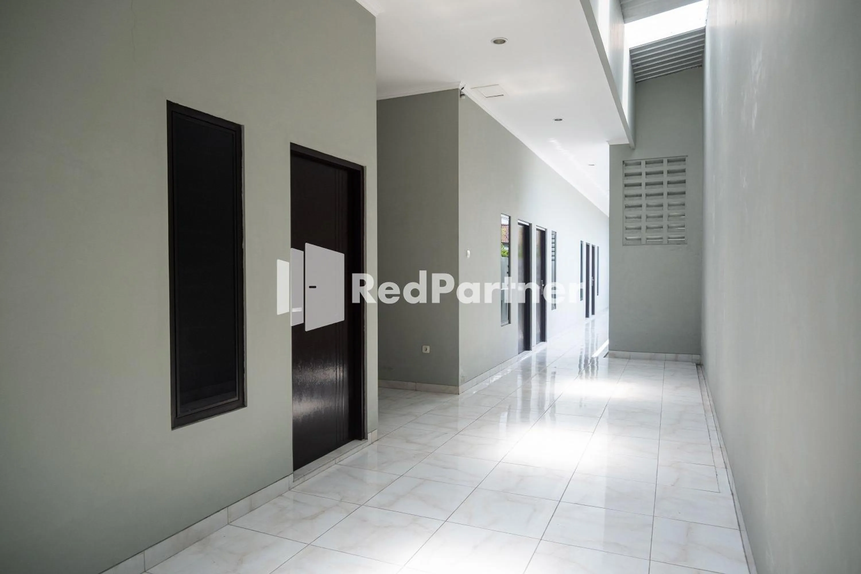 Facade/entrance in Athena House Syariah Near The Park Mall Solo Baru Mitra RedDoorz