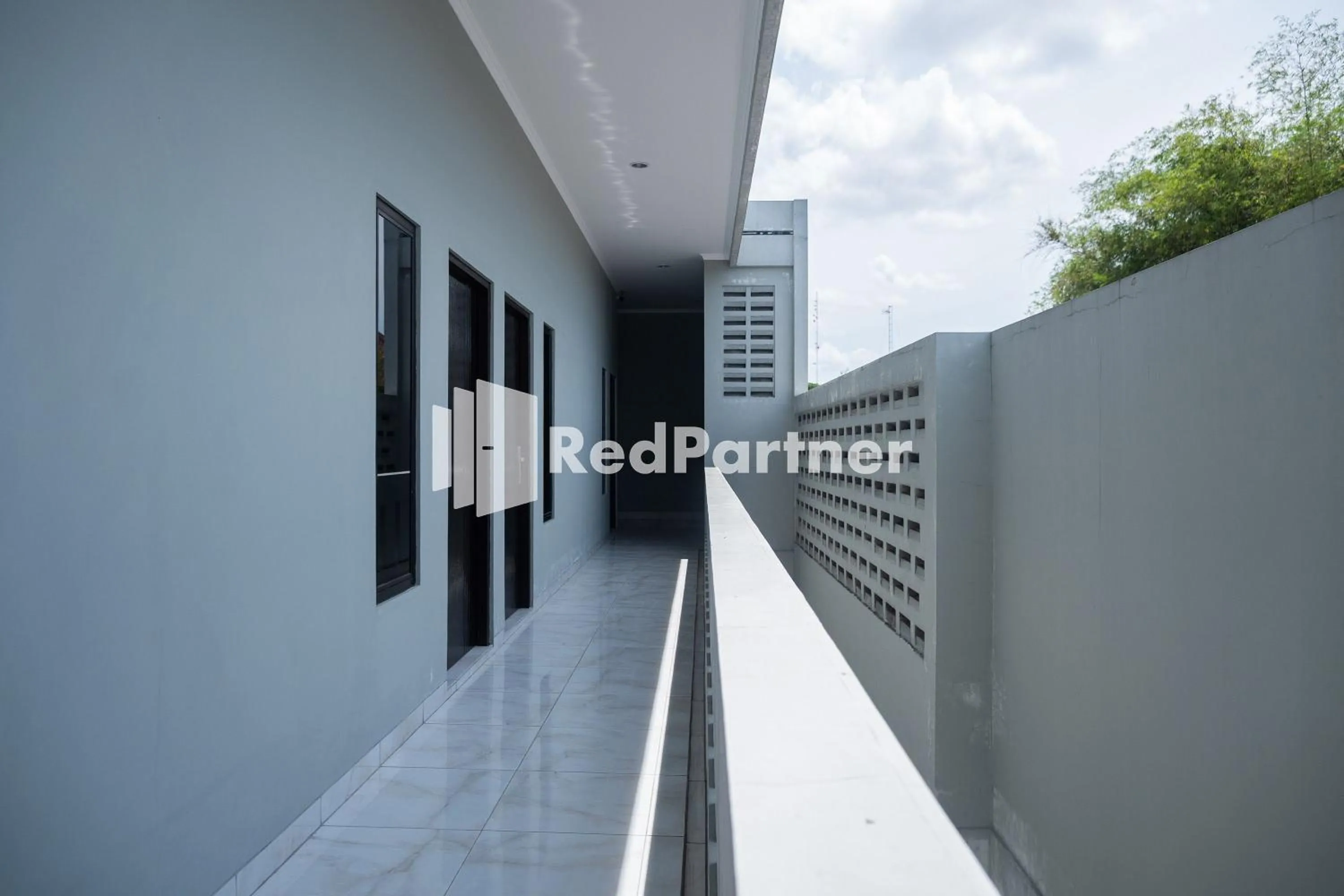 Balcony/Terrace in Athena House Syariah Near The Park Mall Solo Baru Mitra RedDoorz