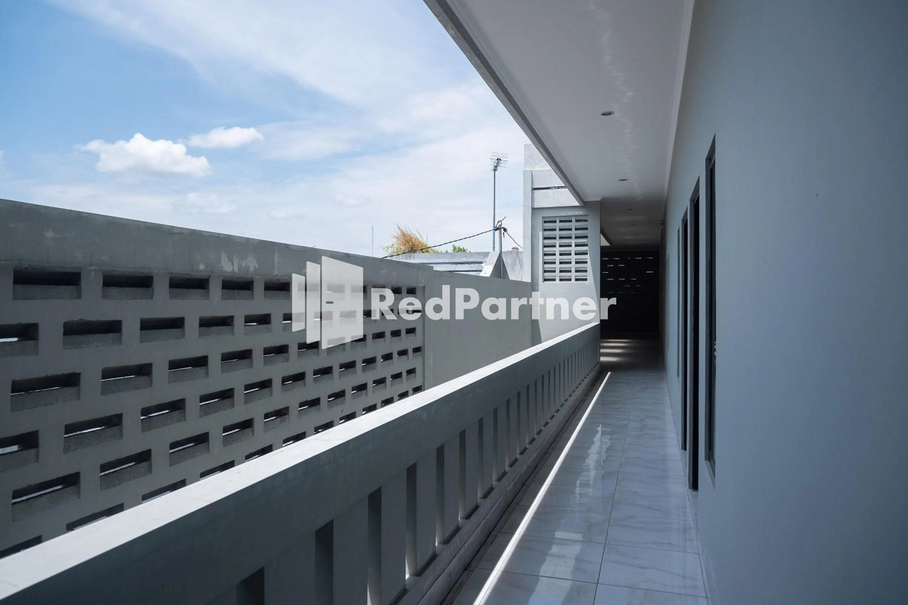 Balcony/Terrace in Athena House Syariah Near The Park Mall Solo Baru Mitra RedDoorz