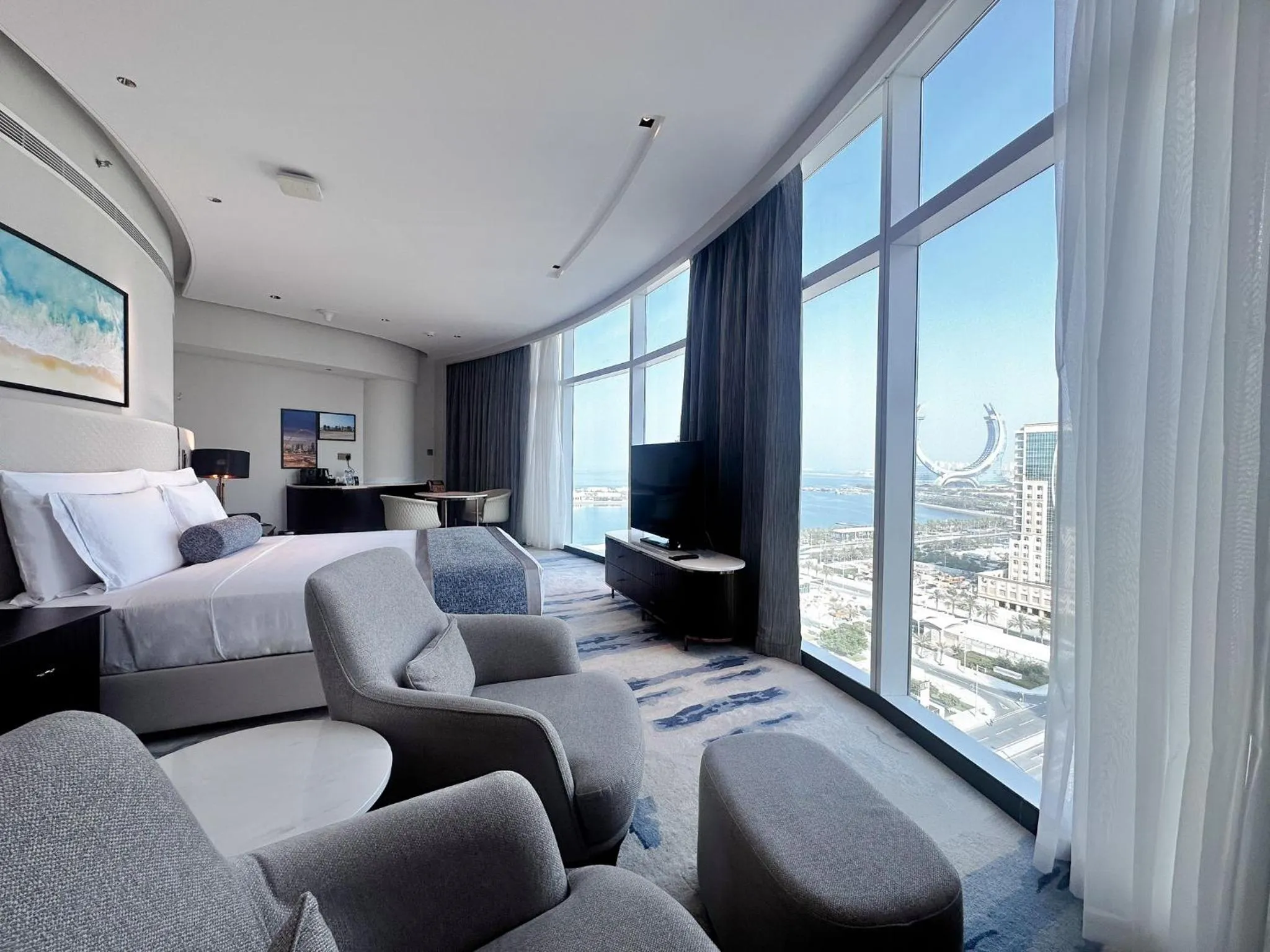 Seating area, Bed in Century Marina Hotel - Lusail