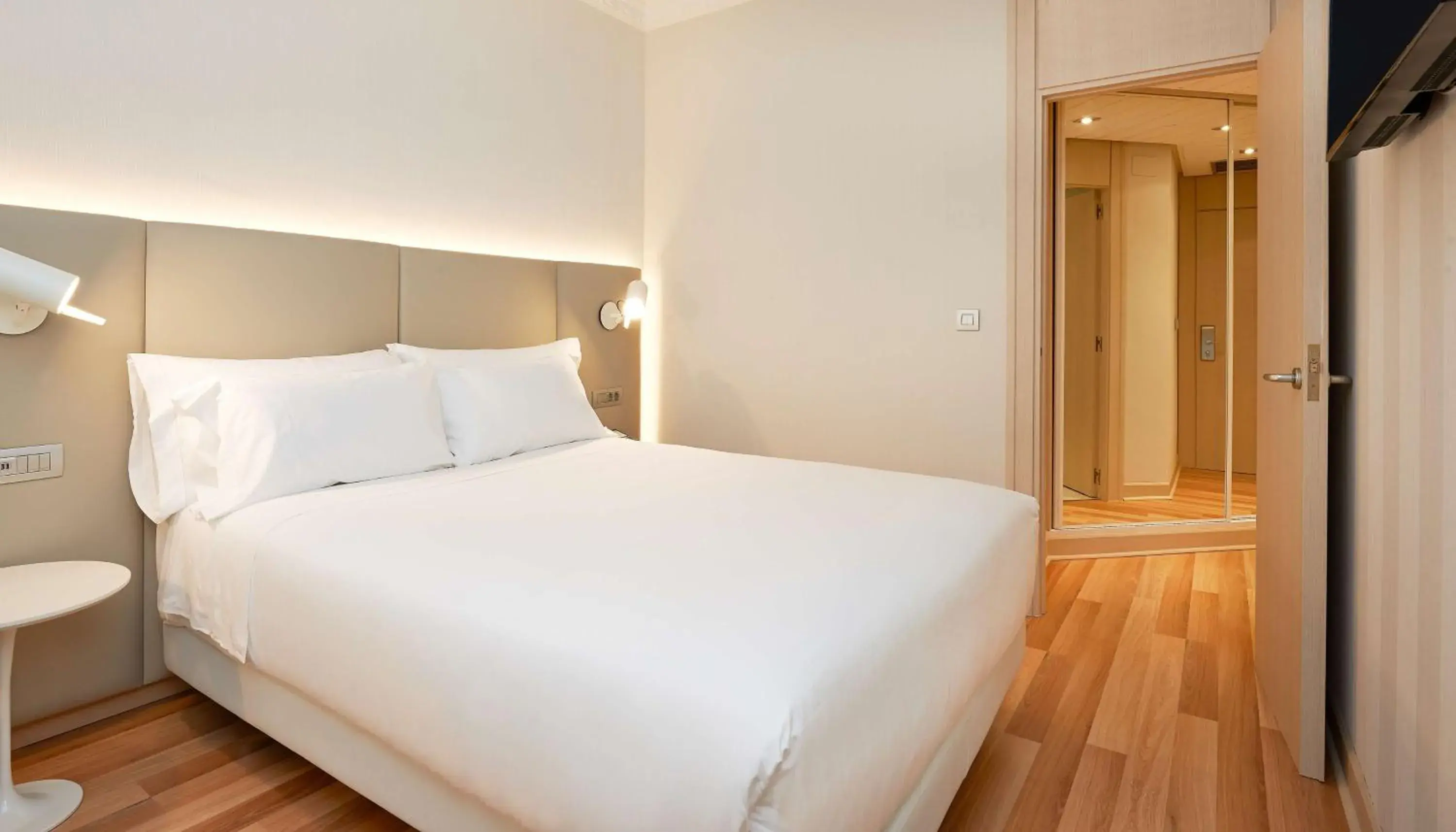 Standard Double or Twin Room in NH Bilbao Deusto Standard Double or Twin Room in NH Bilbao Deusto