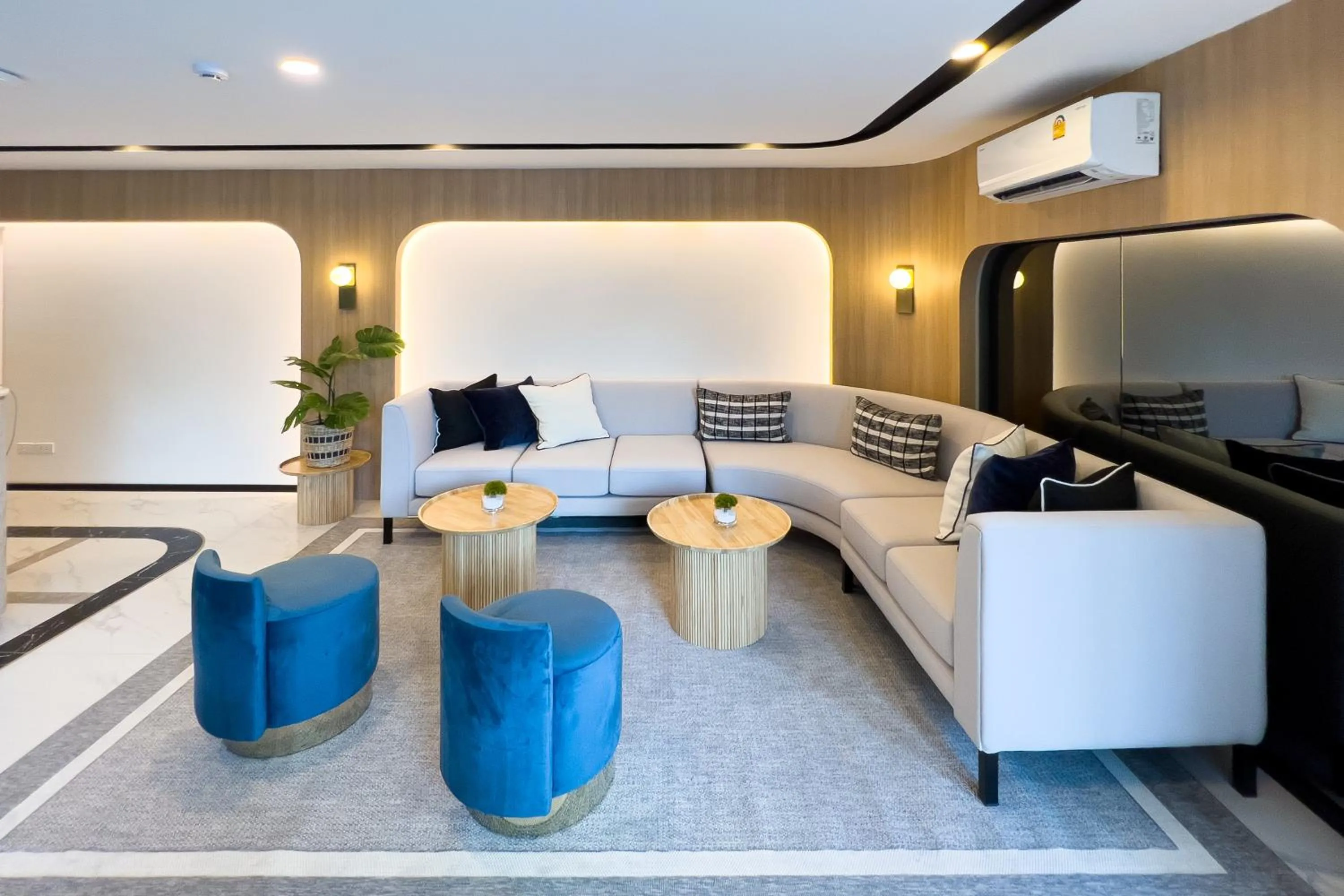 Lobby or reception in Wellness Stay & Hotel Sukhumvit 107