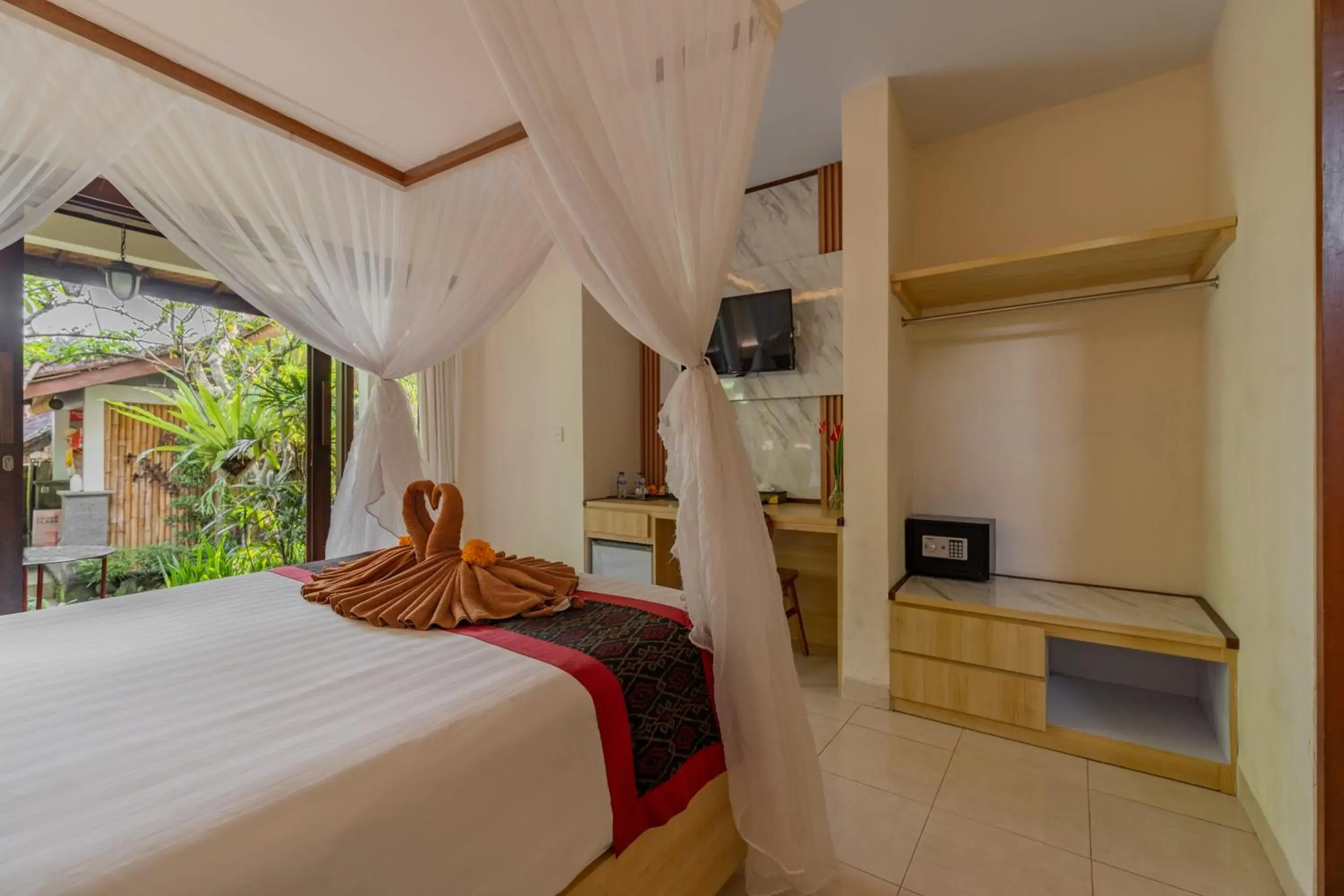 Superior Double or Twin Room in Desak Putu Putra Hidden Superior Double or Twin Room in Desak Putu Putra Hidden