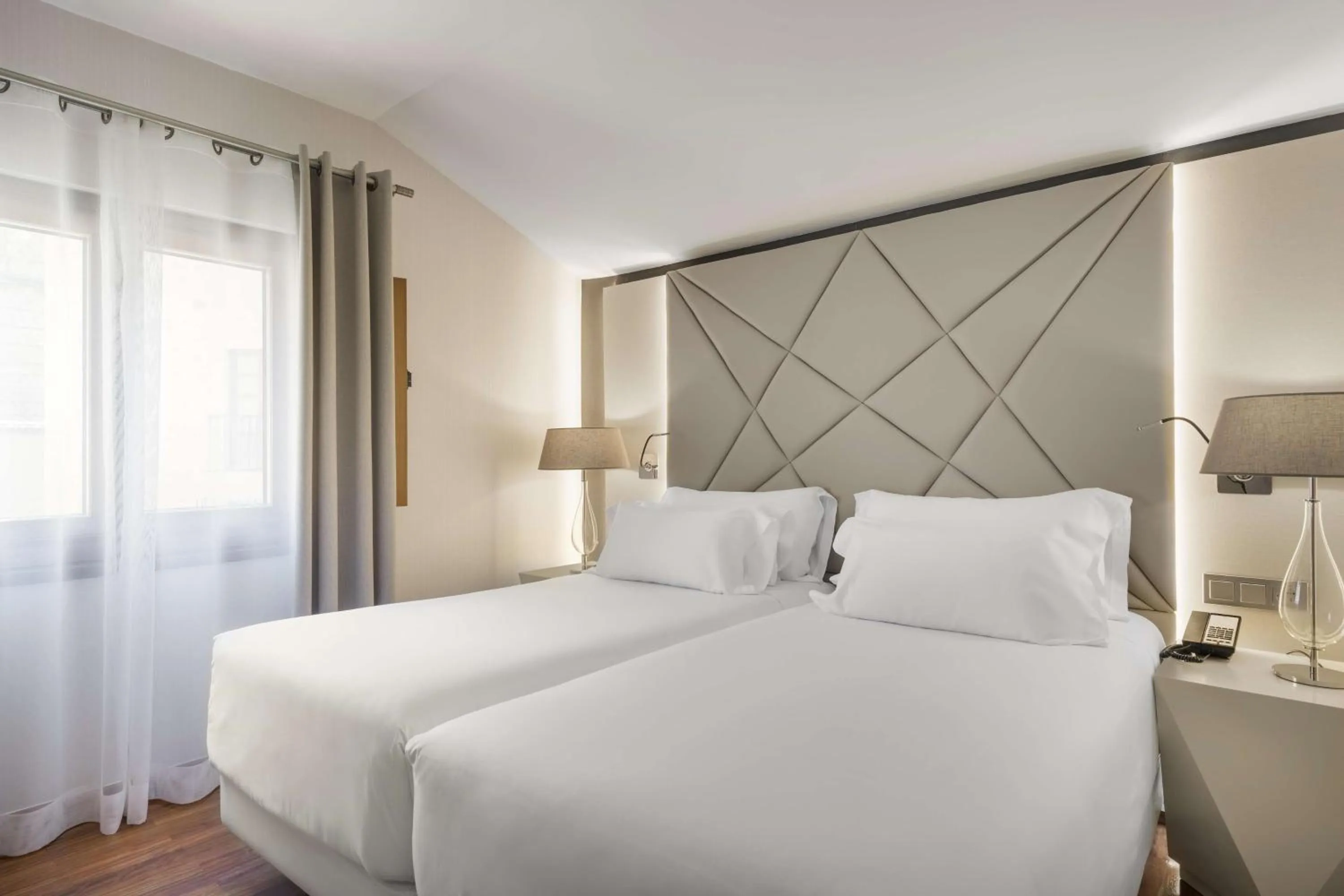 Bedroom, Bed in NH Collection Salamanca Palacio de Castellanos