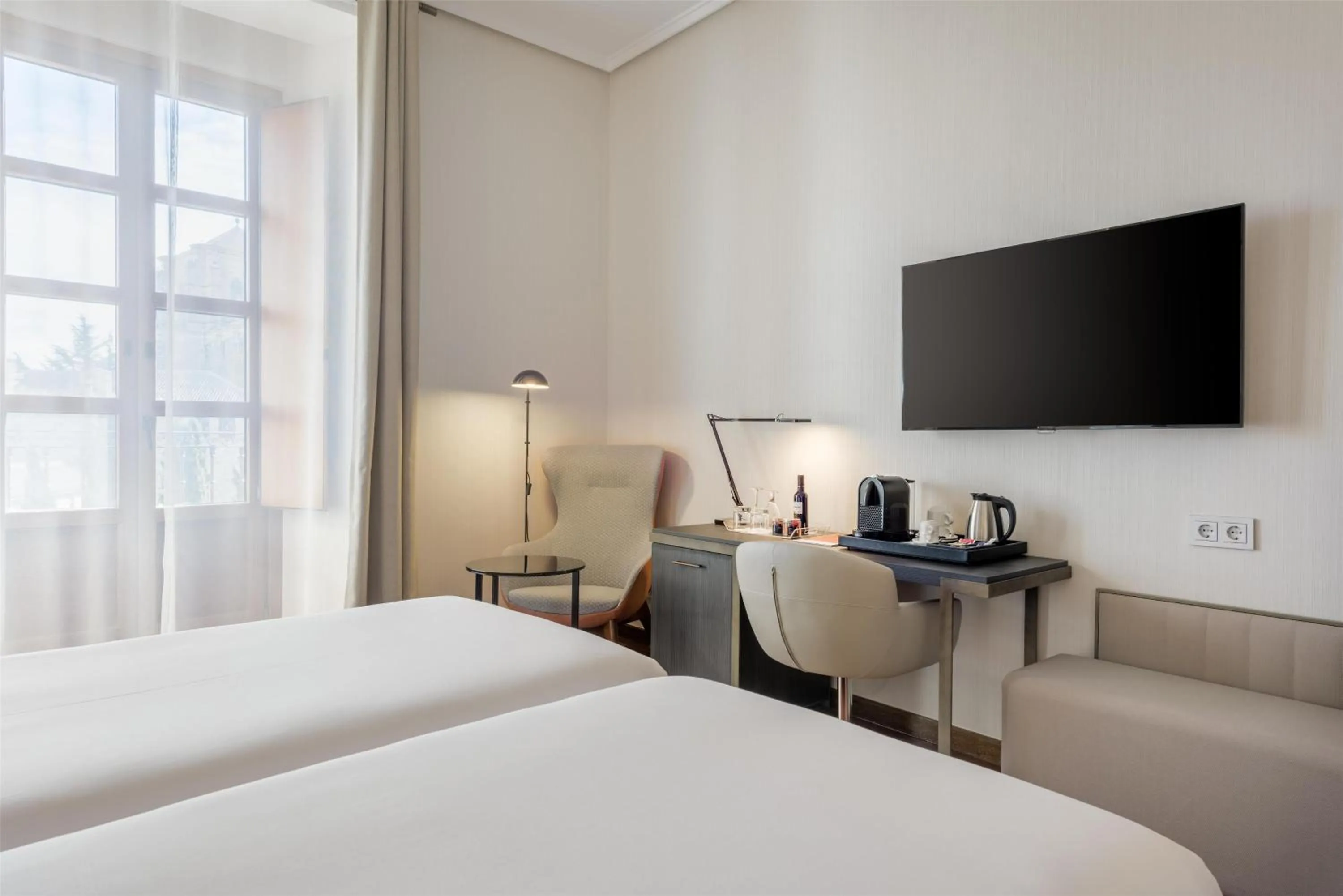 Other, Bed in NH Collection Salamanca Palacio de Castellanos